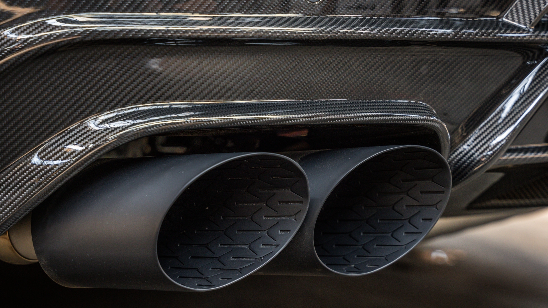 ABT-Urus-Scatenato_Details_Endrohrblenden