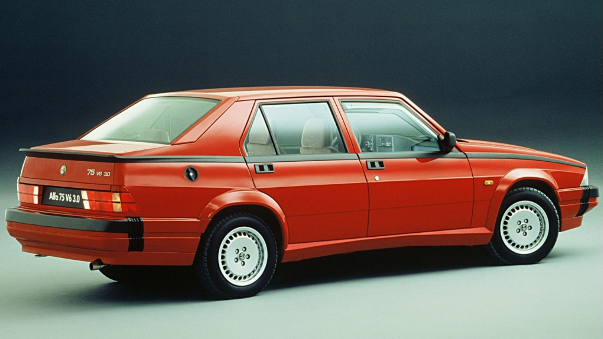 Alfa-Romeo-75-14