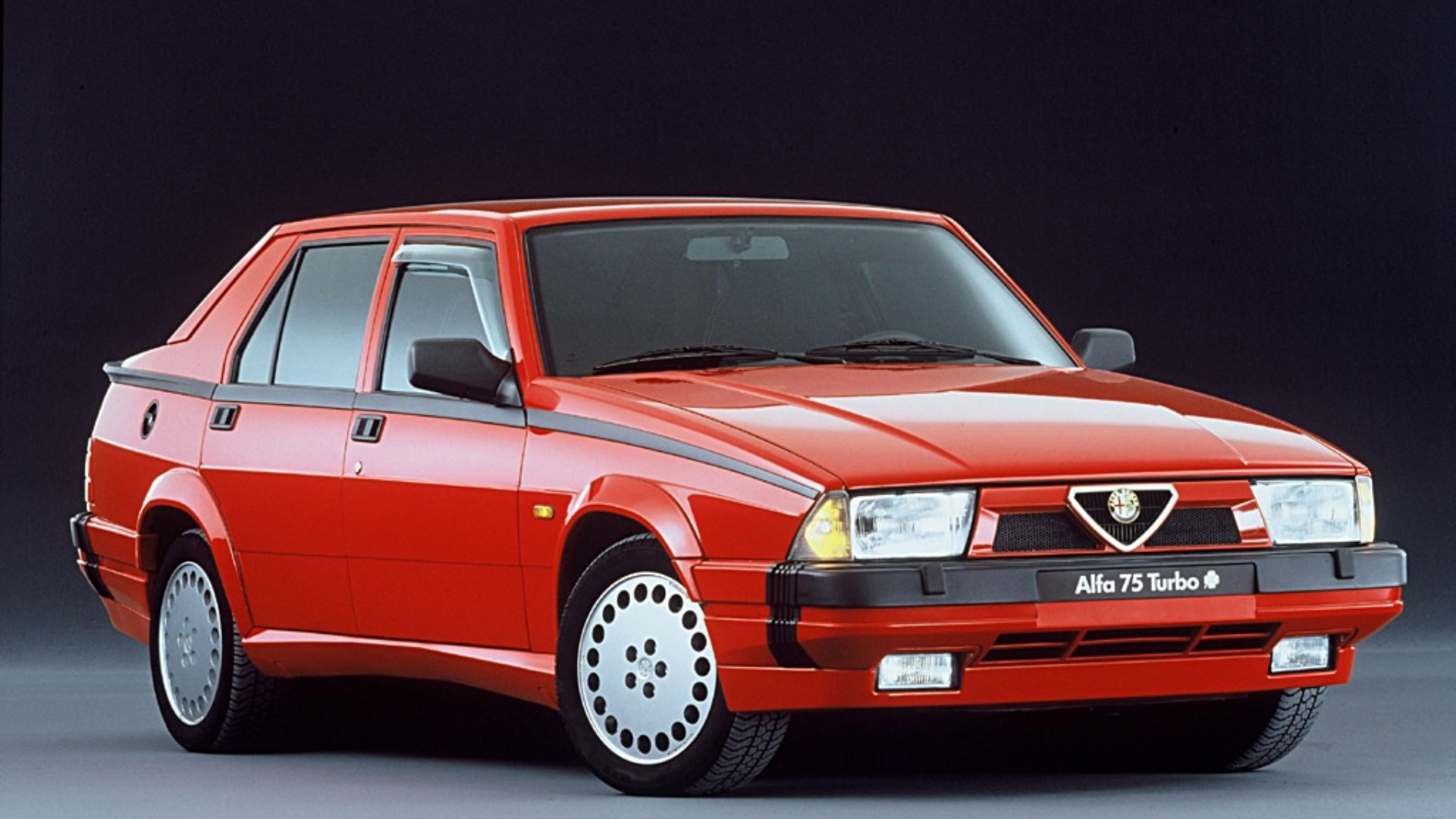 Alfa-Romeo-75-9