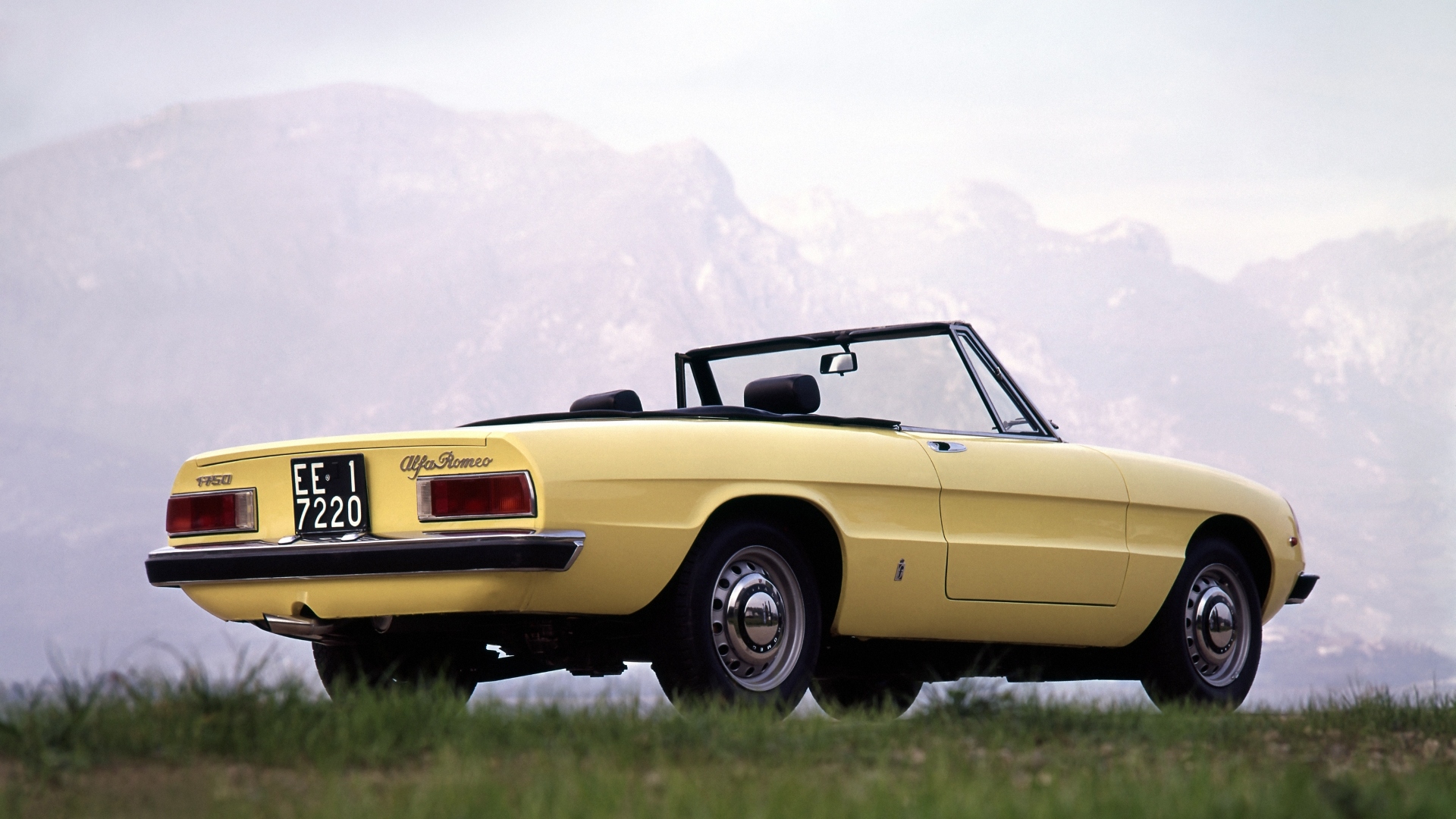 Alfa-Romeo-Spider-Duetto-2