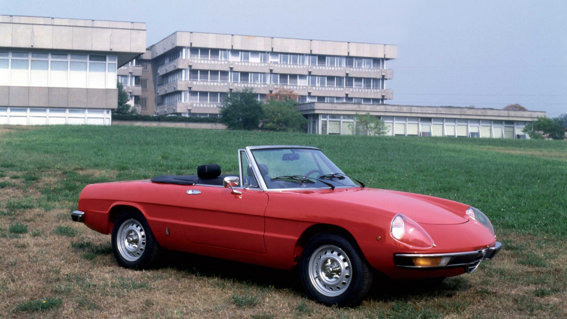 Alfa-Romeo-Spider-Duetto-3