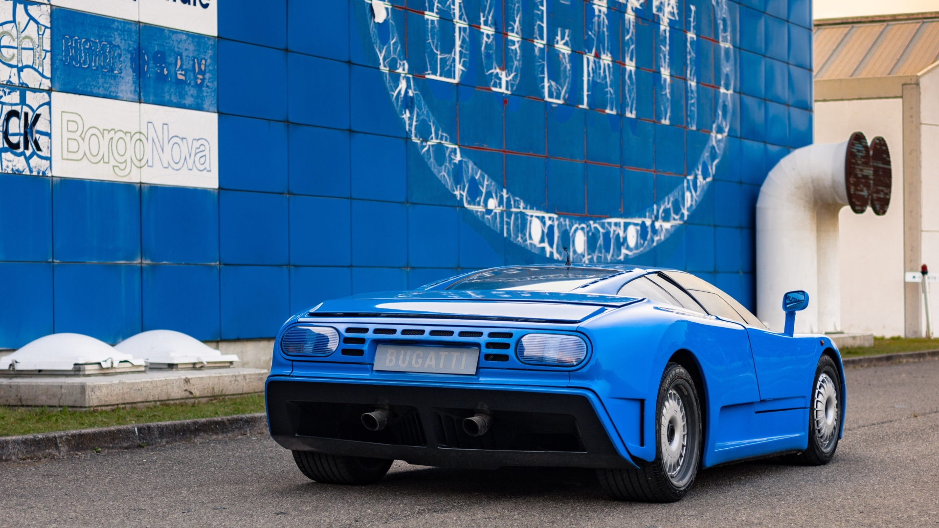 Bugatti-EB-110-4