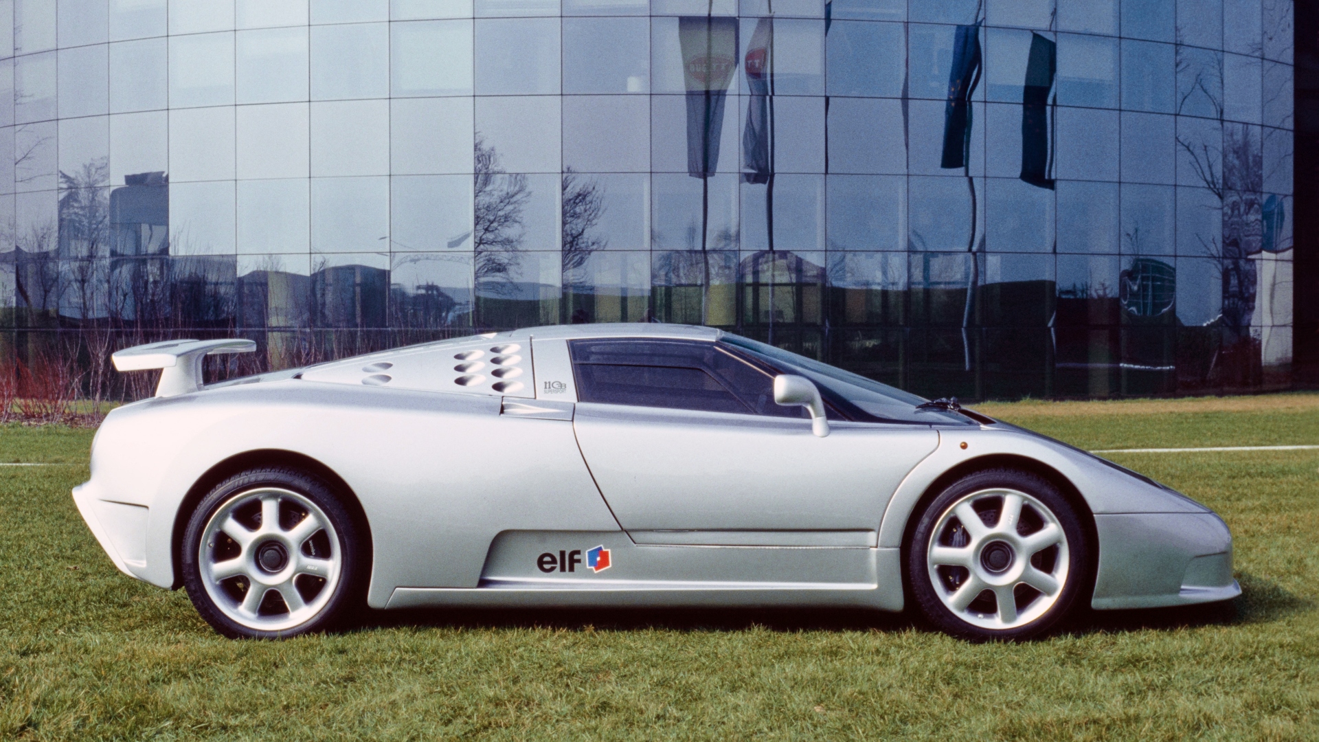 Bugatti-EB-110-7