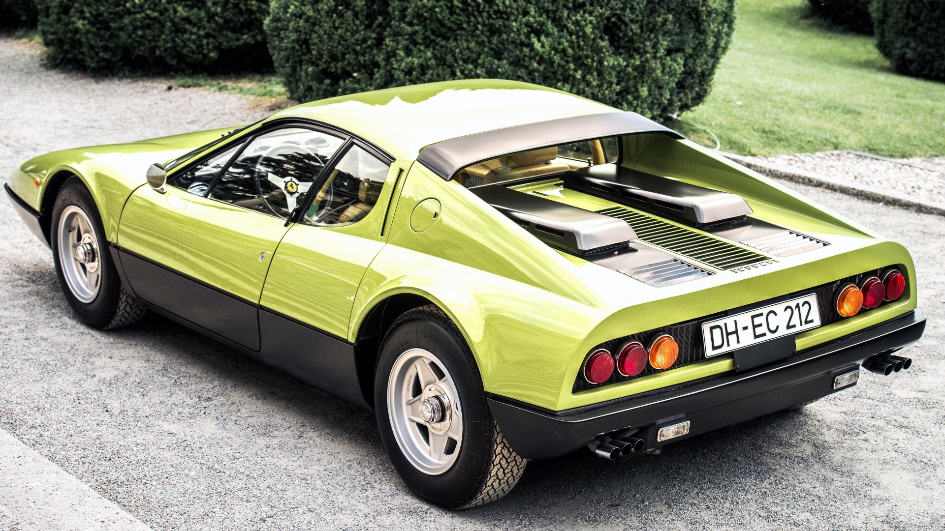 Ferrari-Berlinetta-Boxer-1