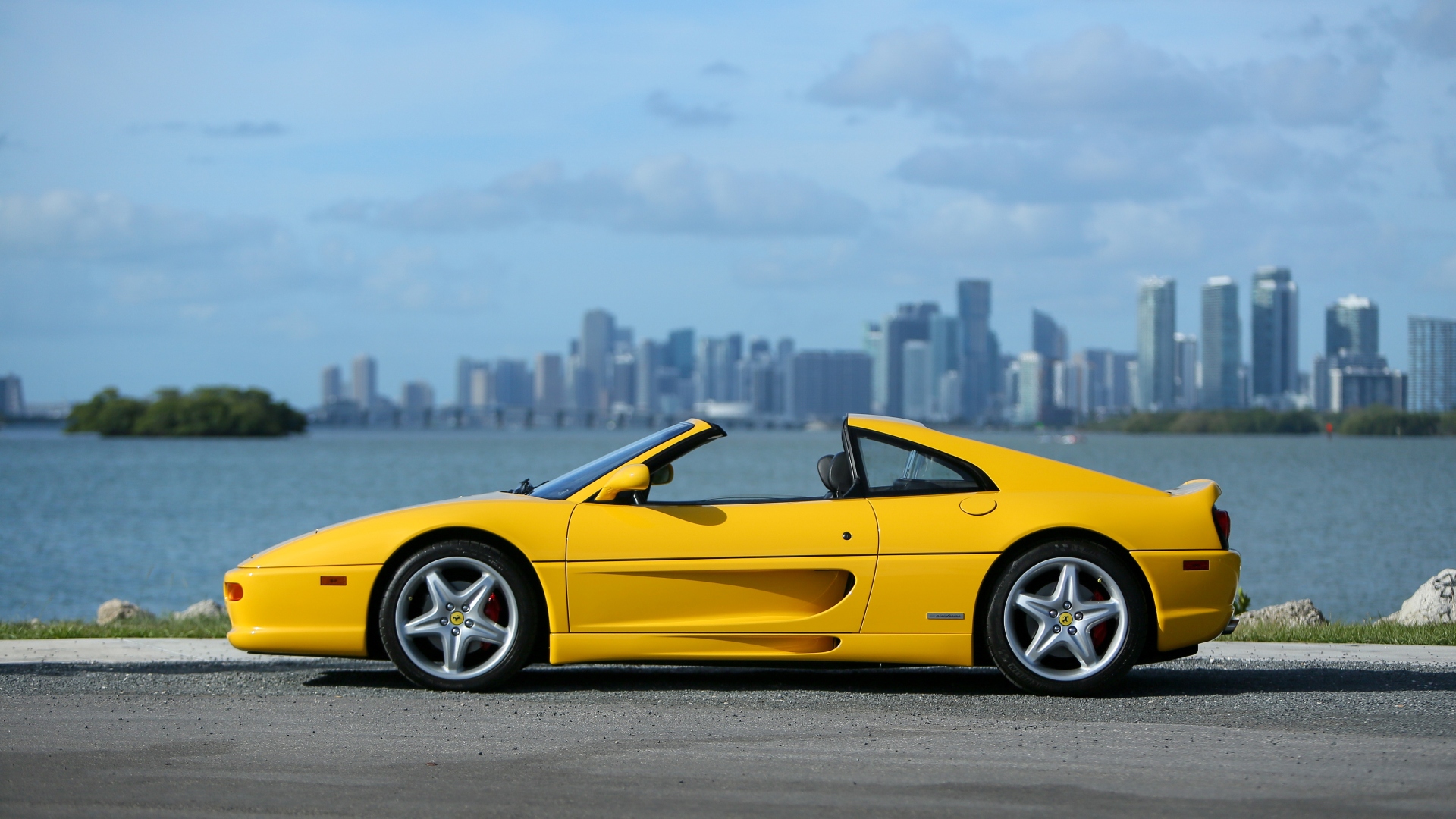 Ferrari-F355-1