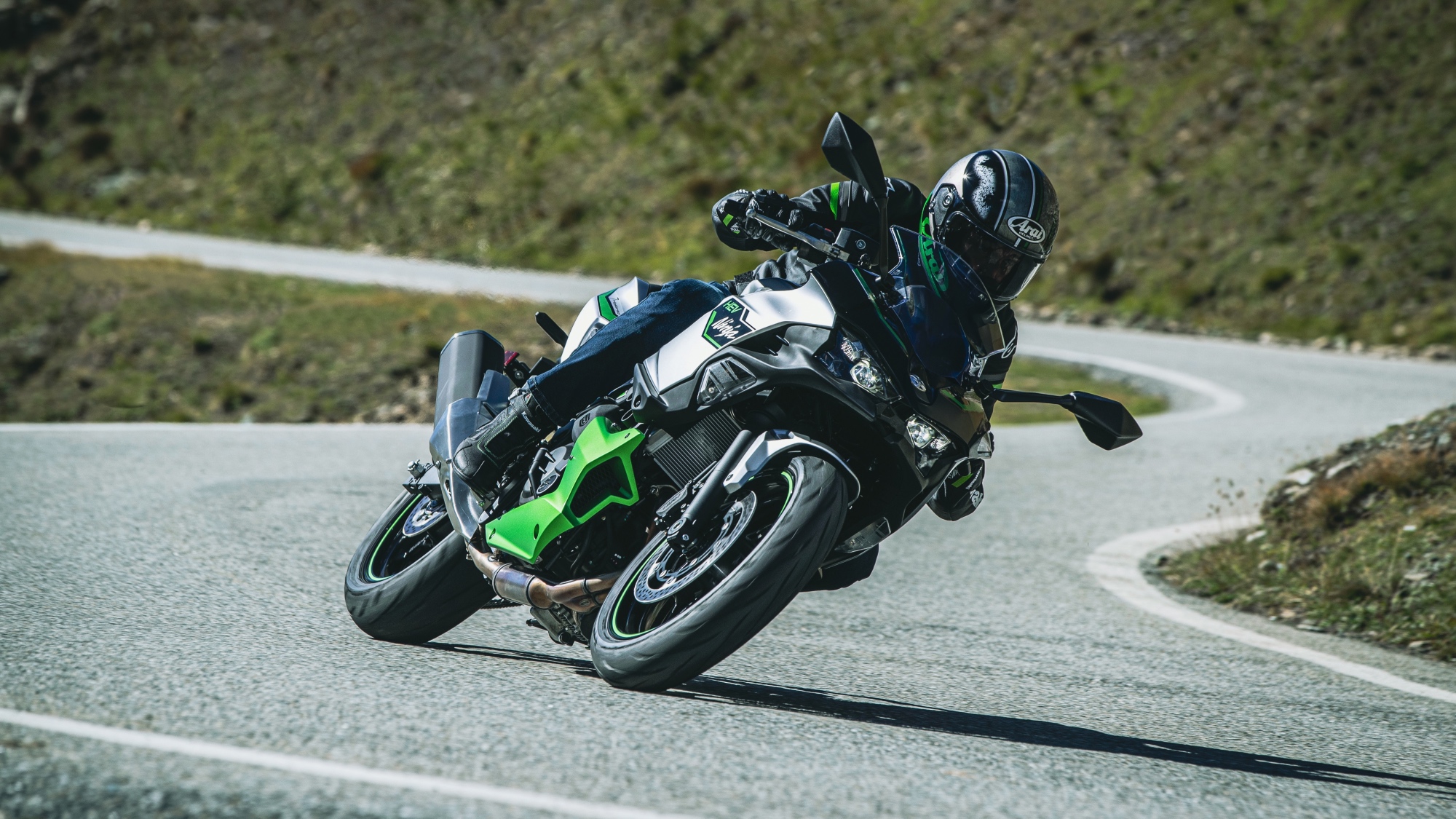 Kawasaki-Ninja-7-HEV-1 Kawasaki-Ninja-7-HEV-1