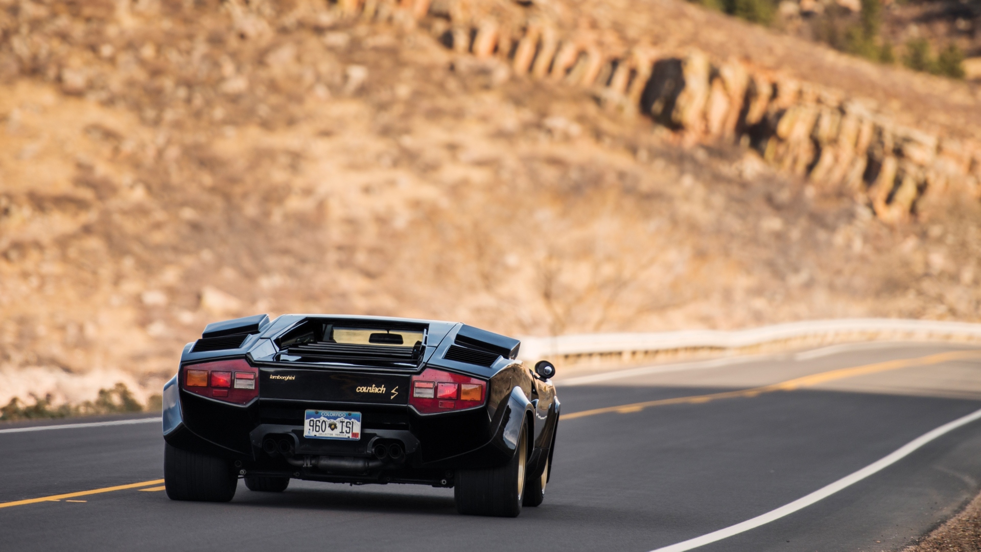 Lamborghini-Countach-14