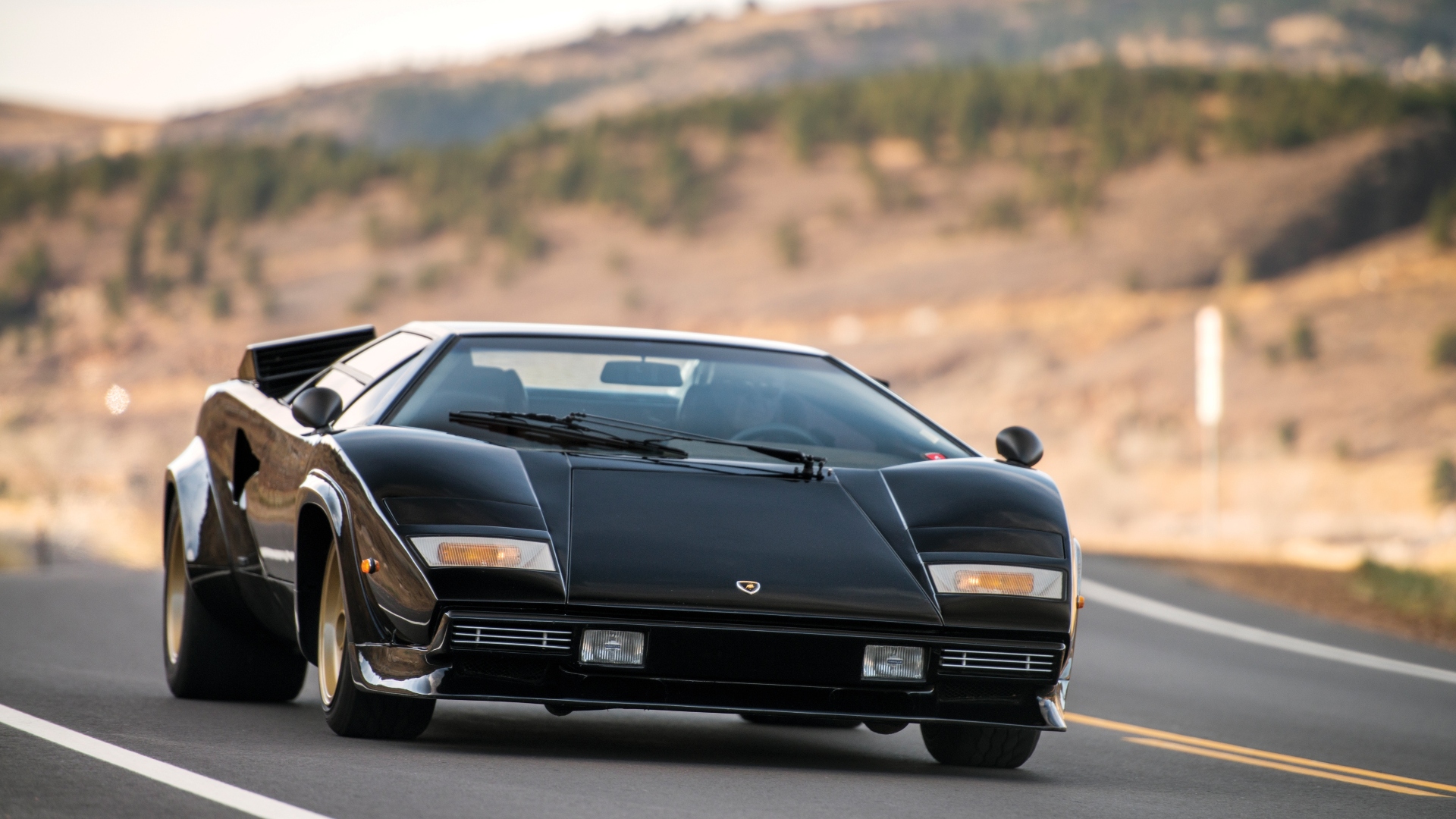 Lamborghini-Countach-18
