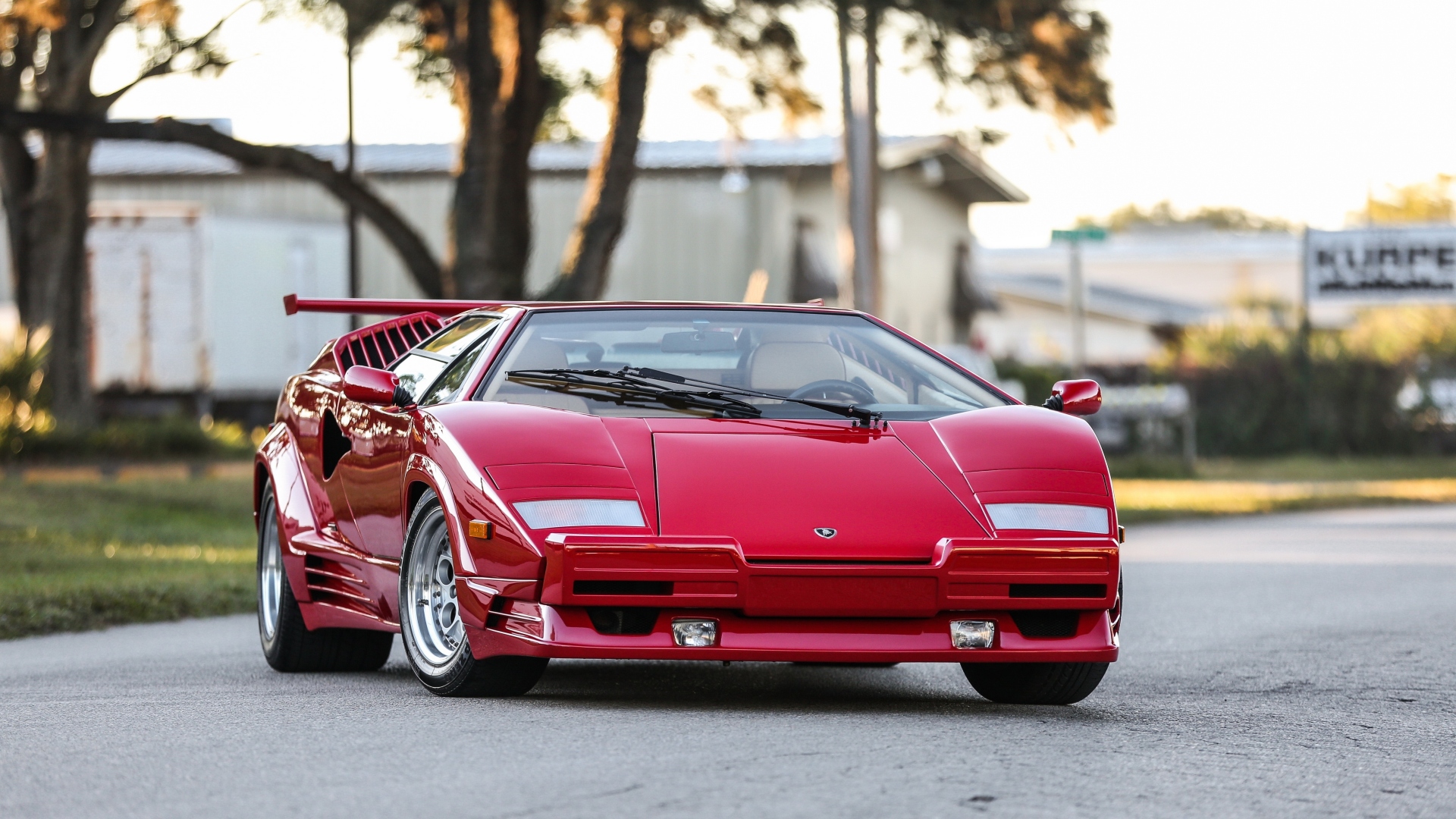 Lamborghini-Countach-2
