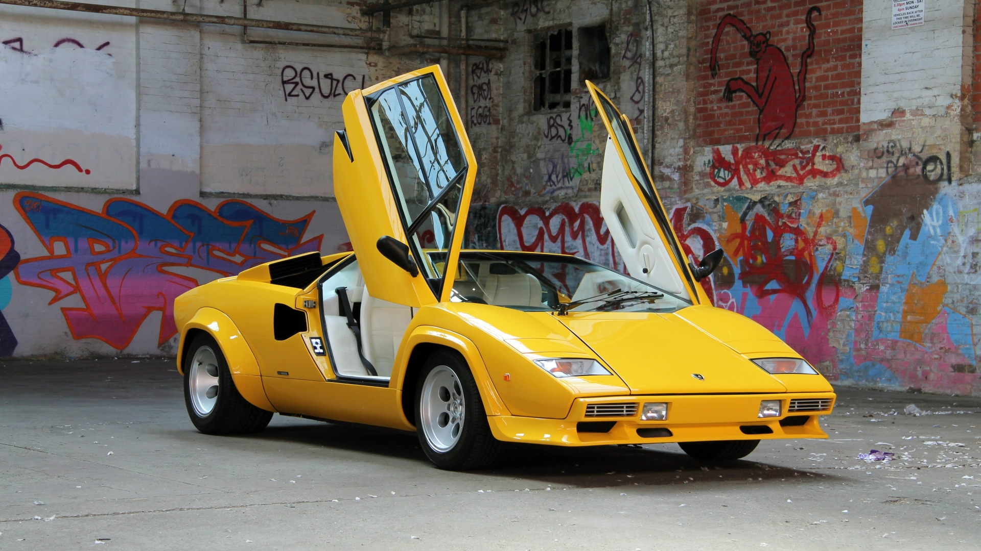 Lamborghini-Countach-23