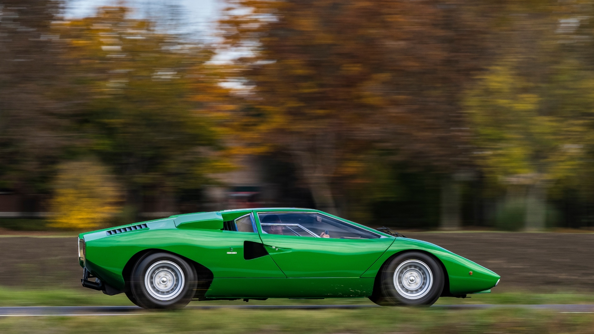 Lamborghini-Countach-5