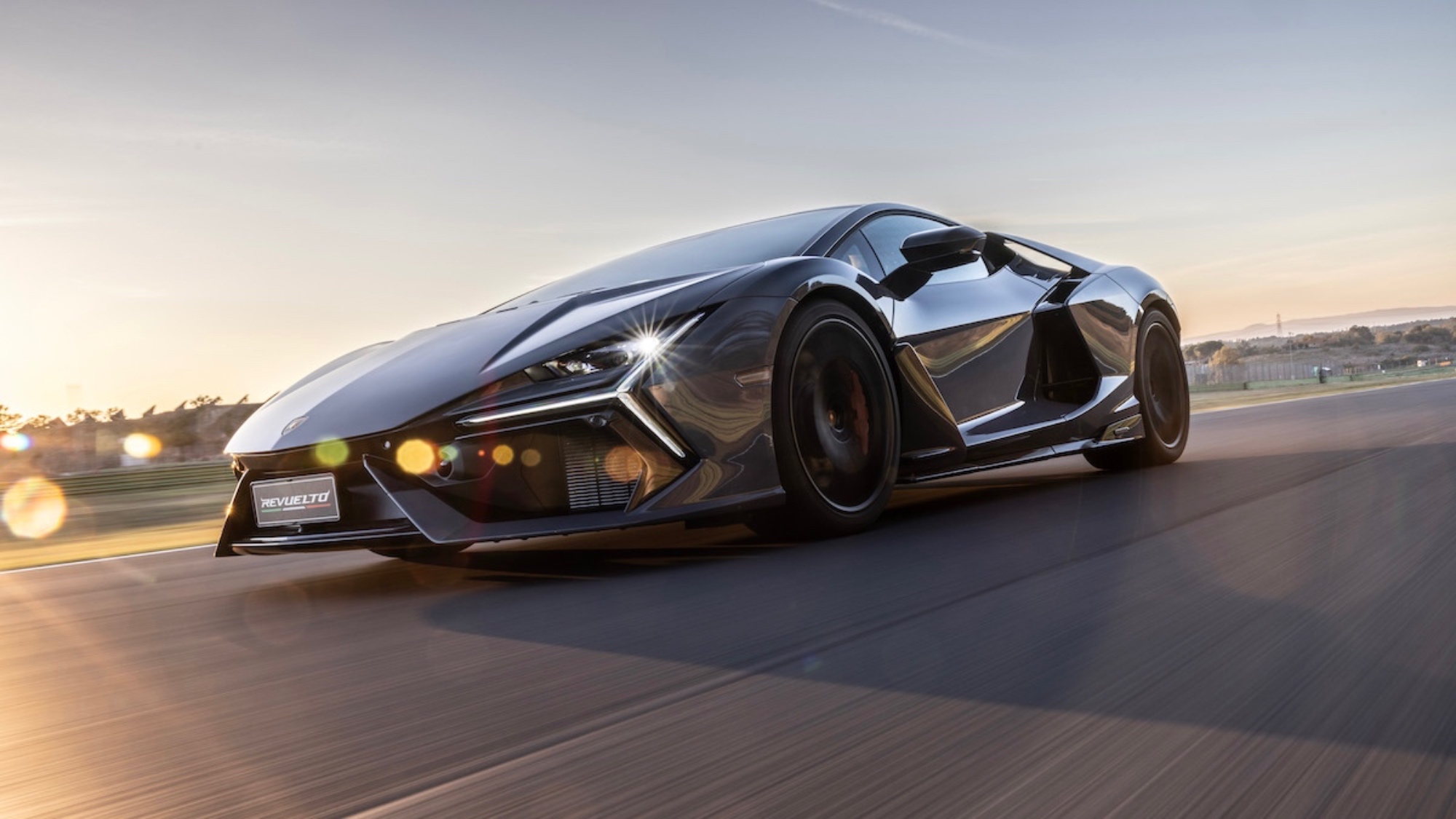 Come te nessuno mai: in pista con la Lamborghini Revuelto Come te nessuno mai: in pista con la Lamborghini Revuelto