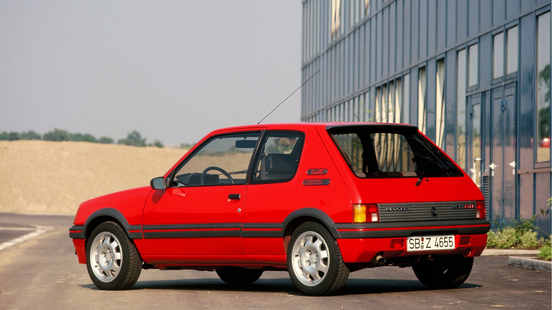 Peugeot-205-GTI-9