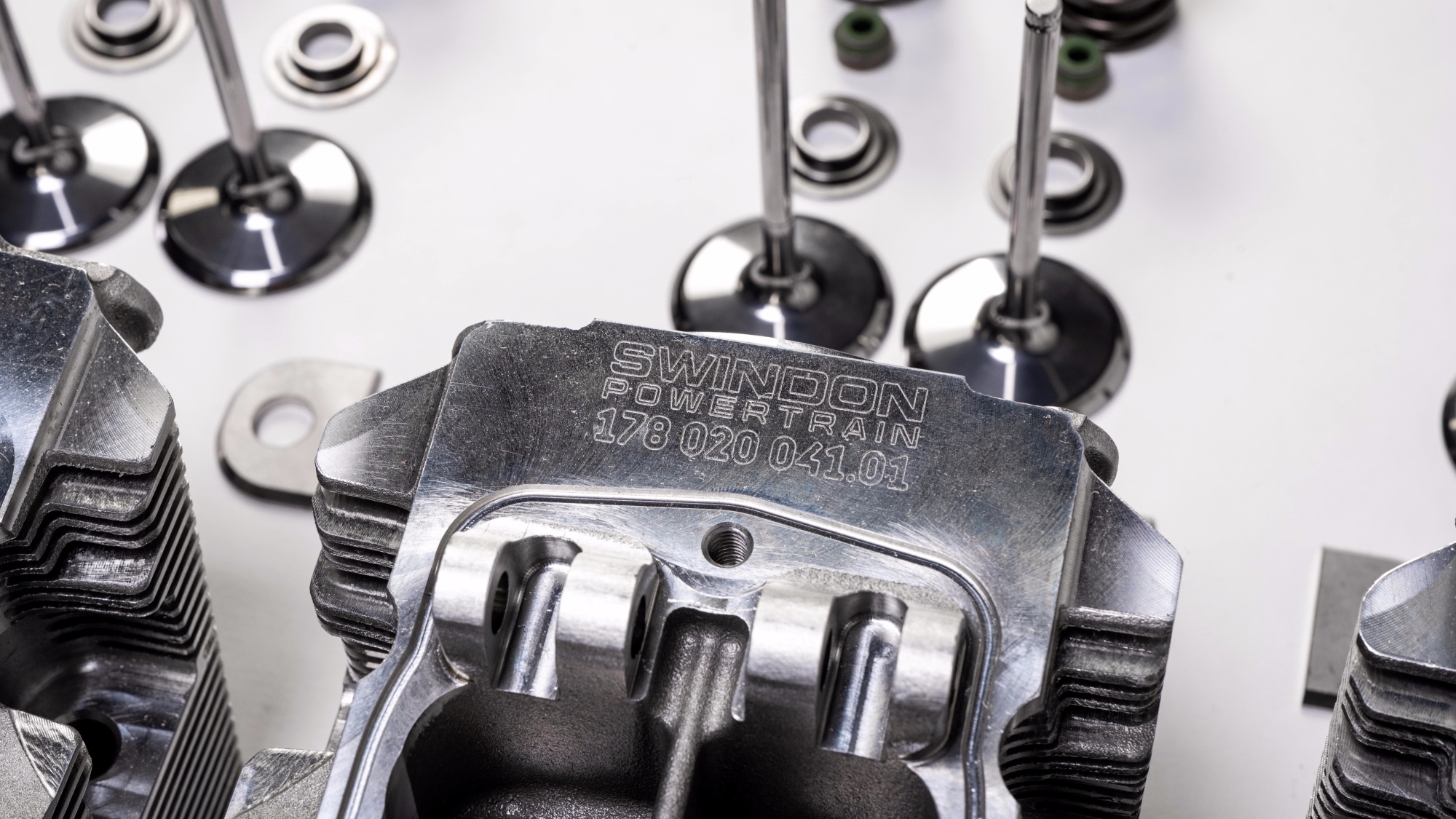 Swindon-Powertrain-porsche-911-993-964-testate-4-valvole-per-cilindro-6 Swindon-Powertrain-porsche-911-993-964-testate-4-valvole-per-cilindro-6