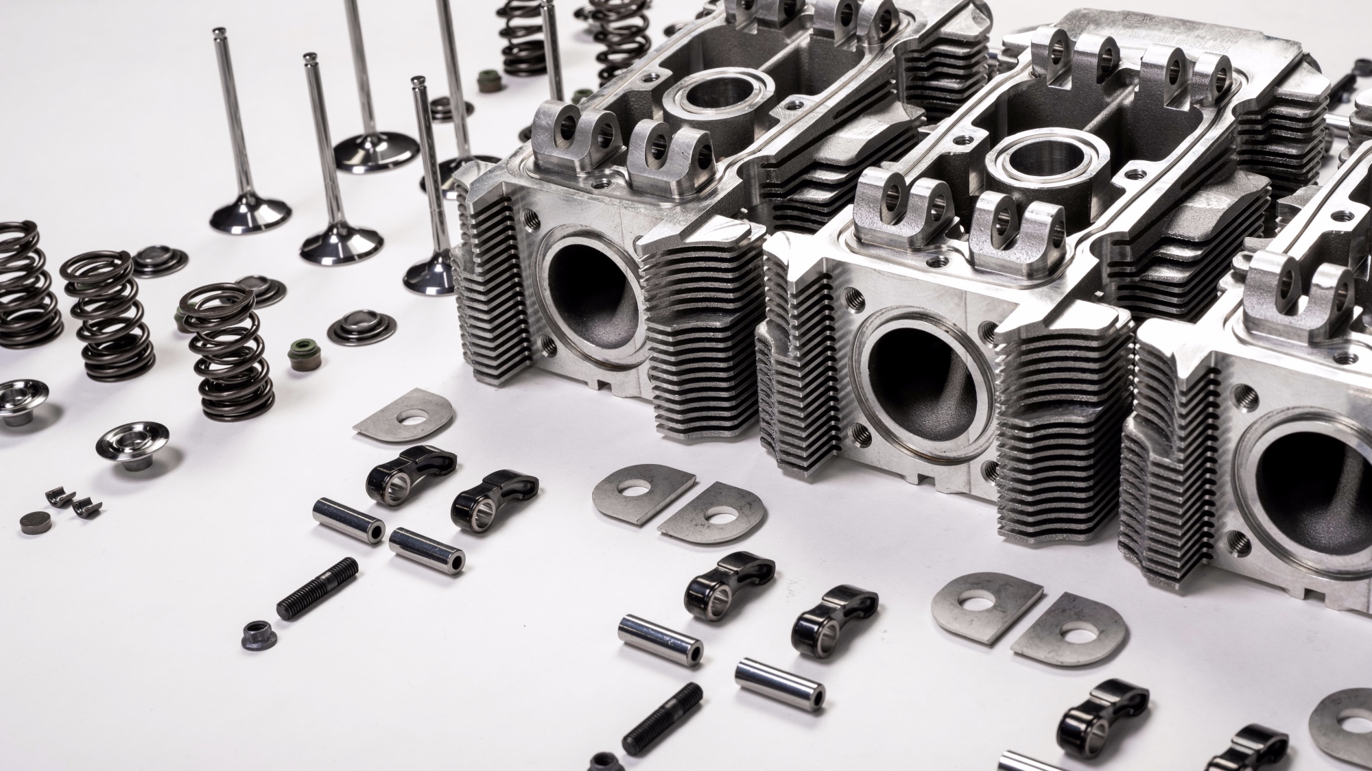Swindon-Powertrain-porsche-911-993-964-testate-4-valvole-per-cilindro-7 Swindon-Powertrain-porsche-911-993-964-testate-4-valvole-per-cilindro-7
