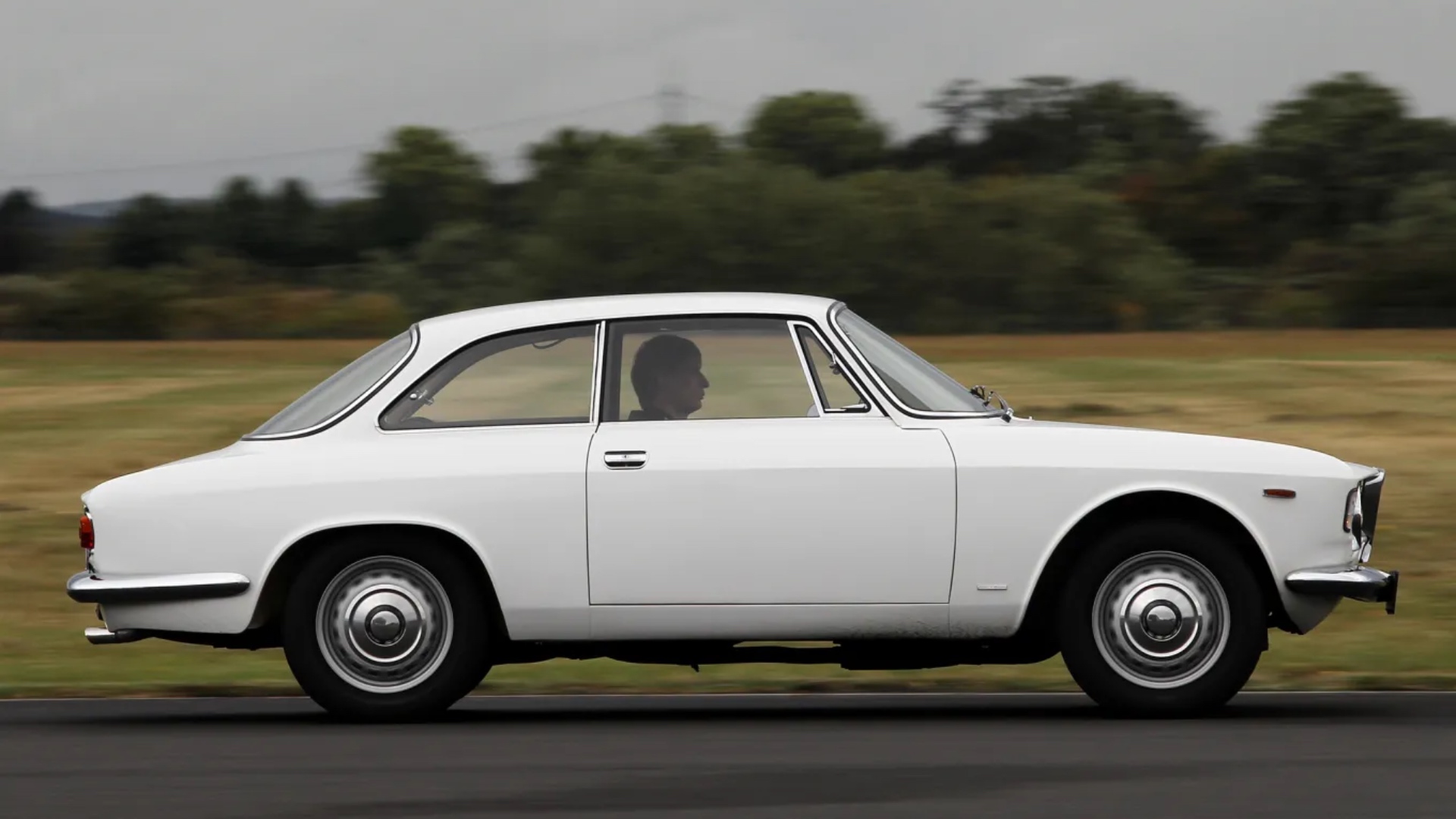 Alfa Romeo Giulia GT, 60 anni di grinta e bellezza Alfa Romeo Giulia GT, 60 anni di grinta e bellezza