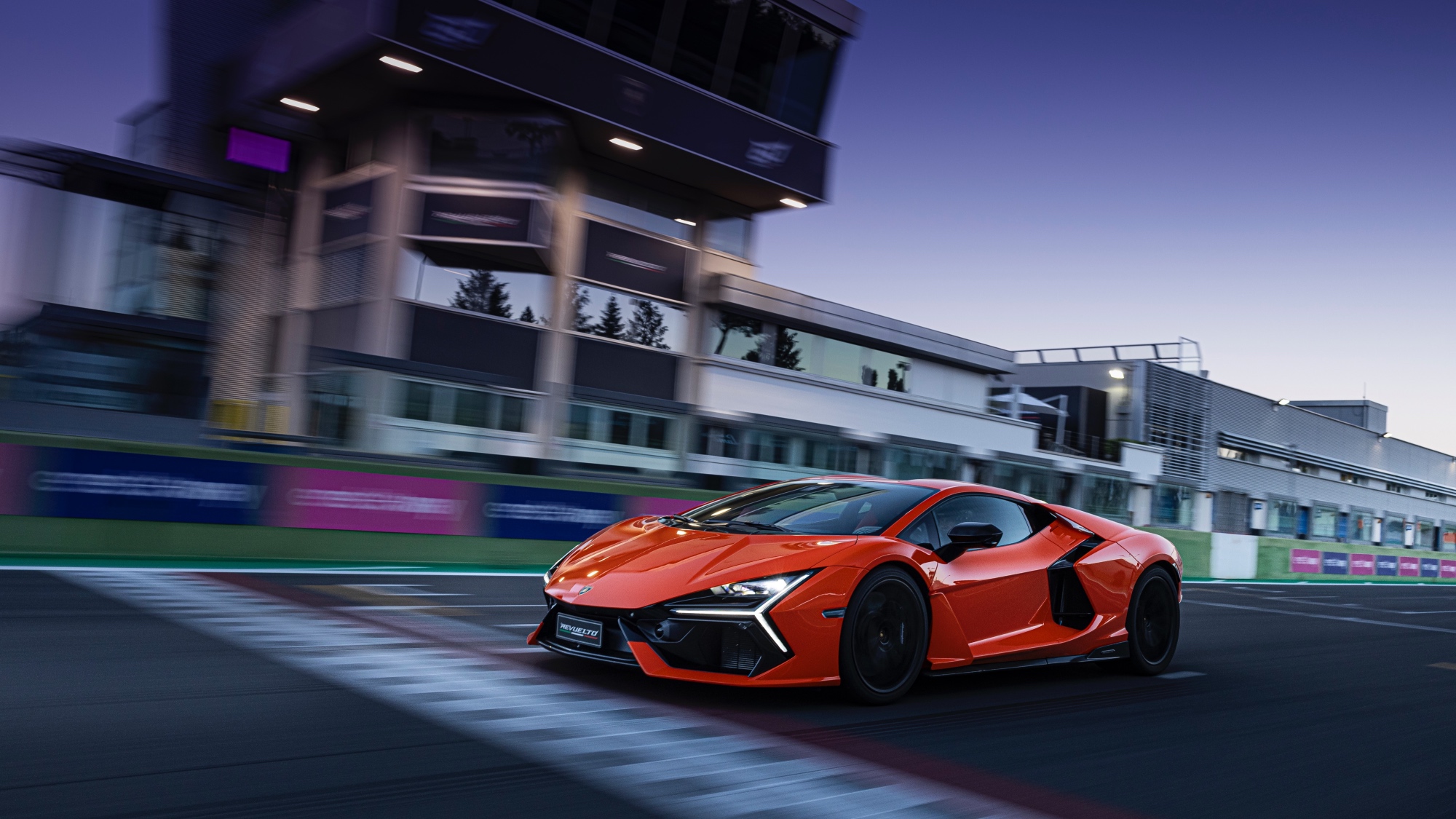 lamborghini-revuelto-prezzo-scheda-tecnica-0-100-35