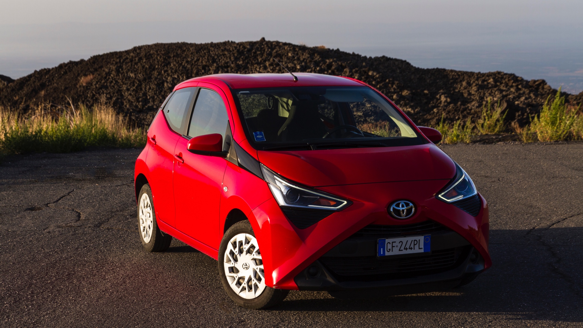 toyota-aygo-gr-auto-a-noleggio-sicilia-2 toyota-aygo-gr-auto-a-noleggio-sicilia-2