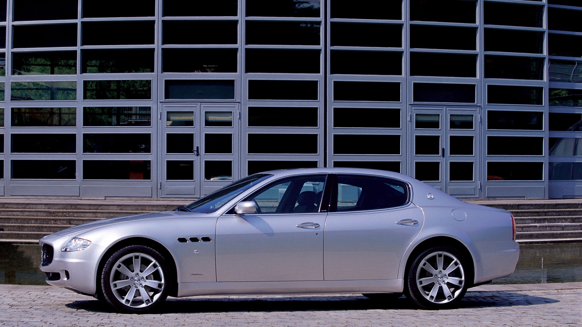 22775-MaseratiQuattroporteV-2003