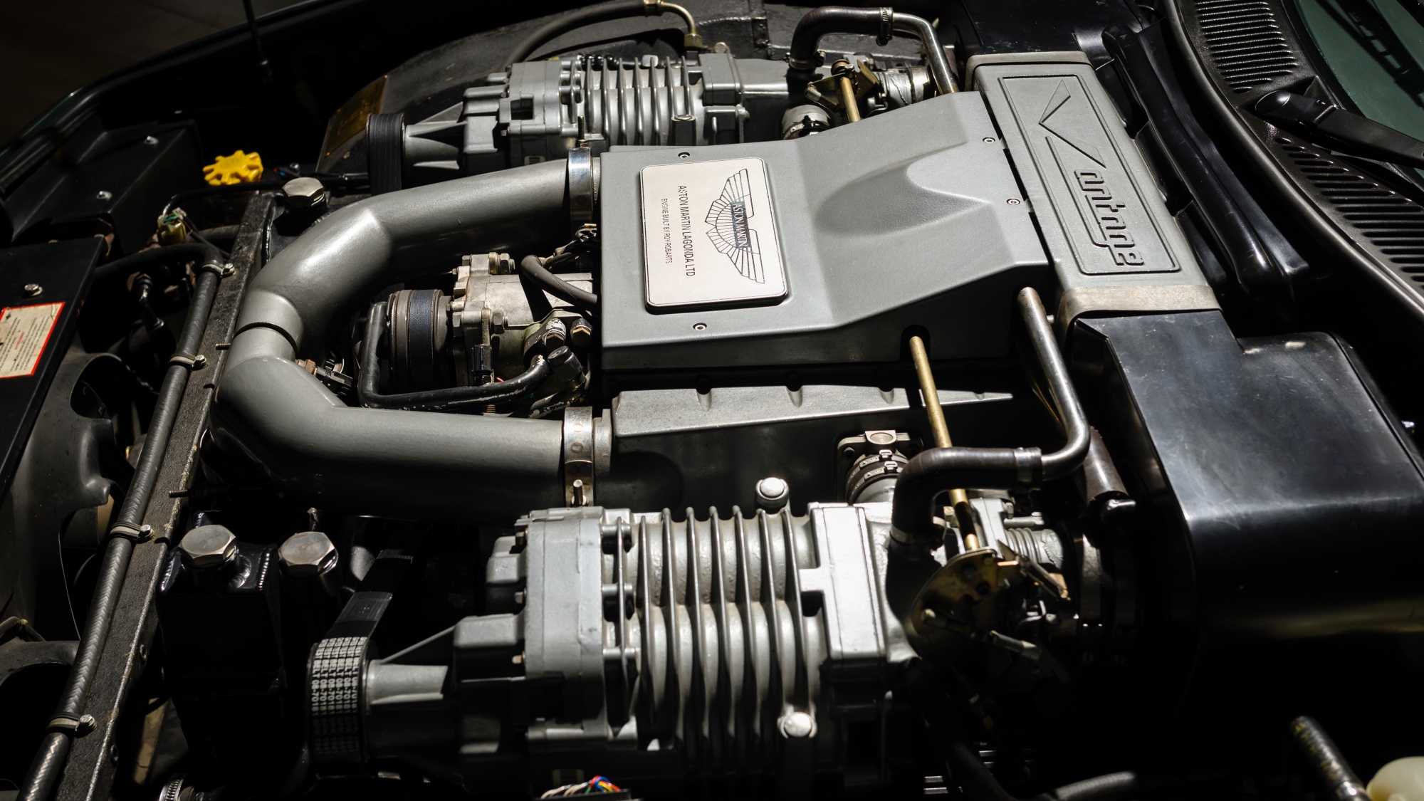 AstonMartinV8VantageV550-14