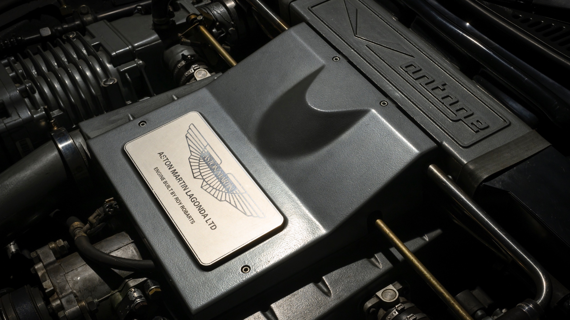 AstonMartinV8VantageV550-15