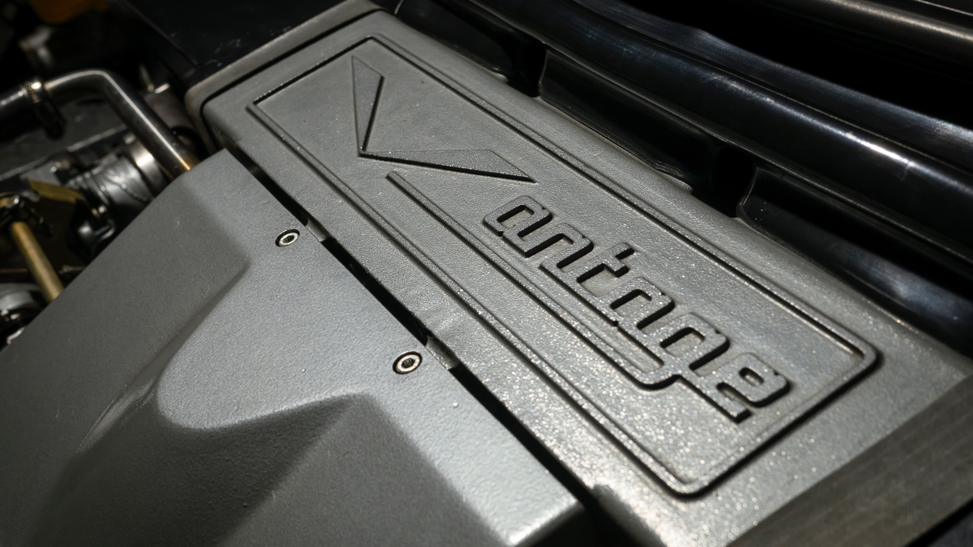 AstonMartinV8VantageV550-16