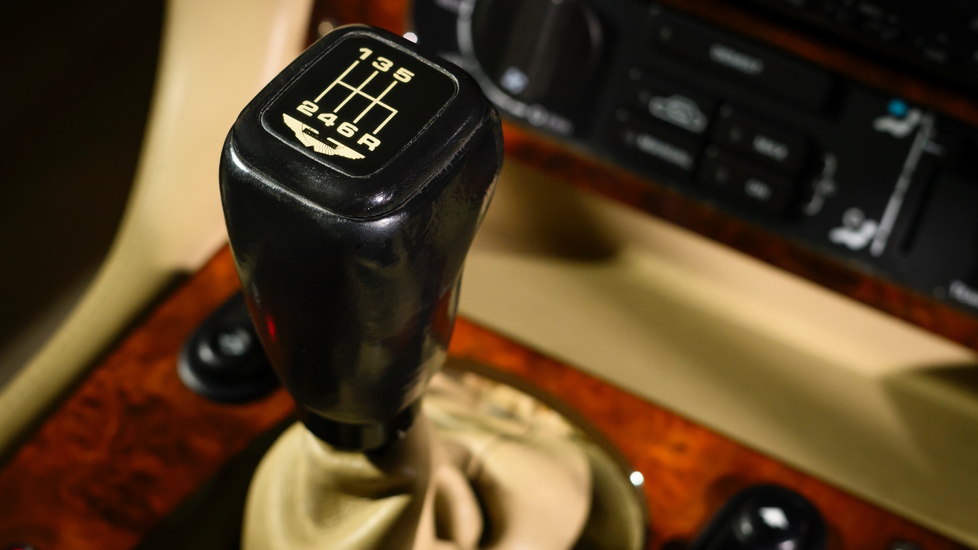 AstonMartinV8VantageV550-20