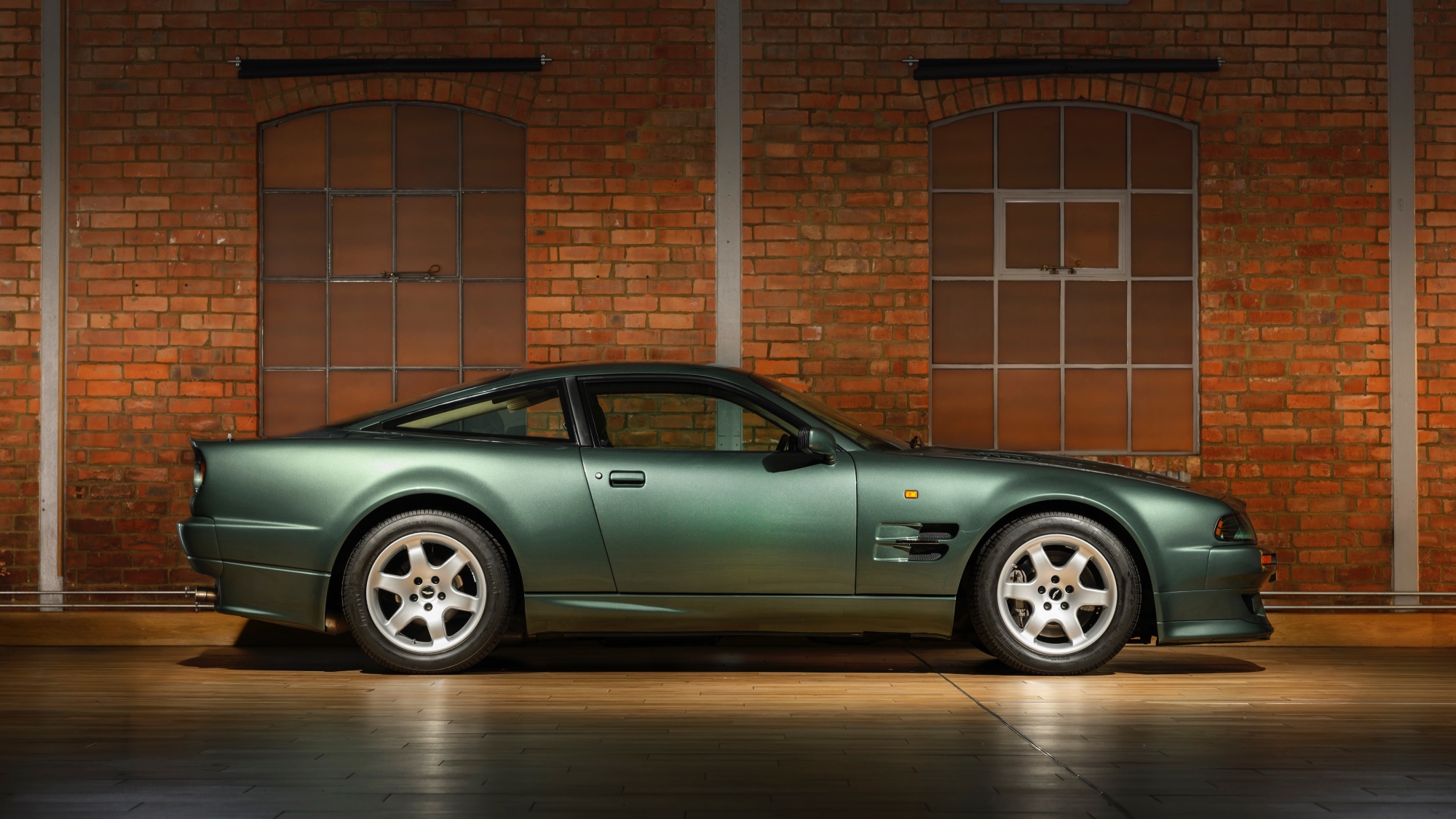 AstonMartinV8VantageV550-3