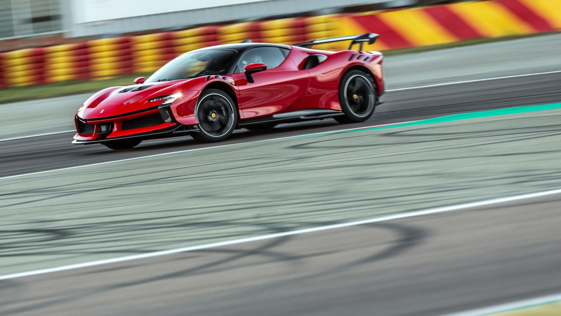Ferrari_SF90XX_Stradale_record_Fiorano_2023-4
