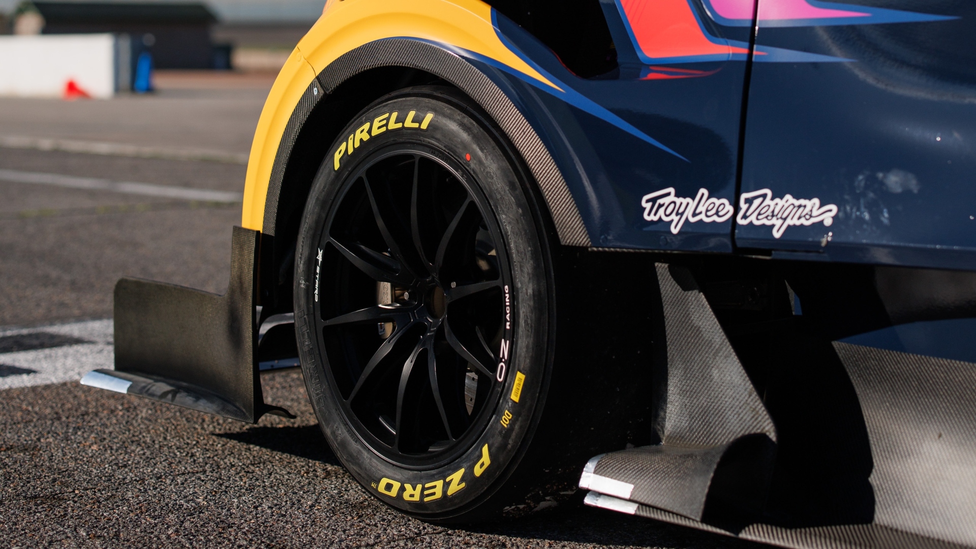 Ford-SuperVan-42-Transit-Pikes-Peak-2023-10