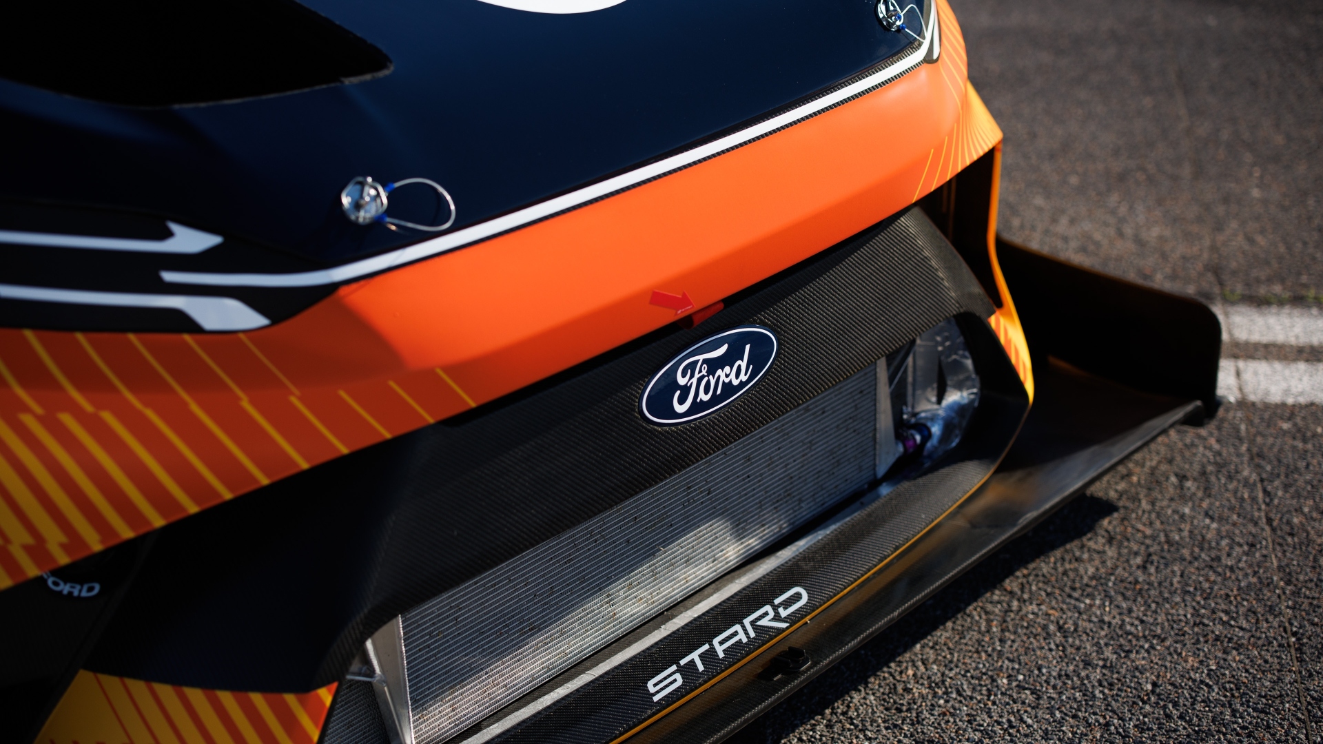 Ford-SuperVan-42-Transit-Pikes-Peak-2023-12