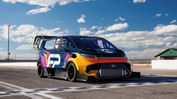 Ford-SuperVan-42-Transit-Pikes-Peak-2023-3