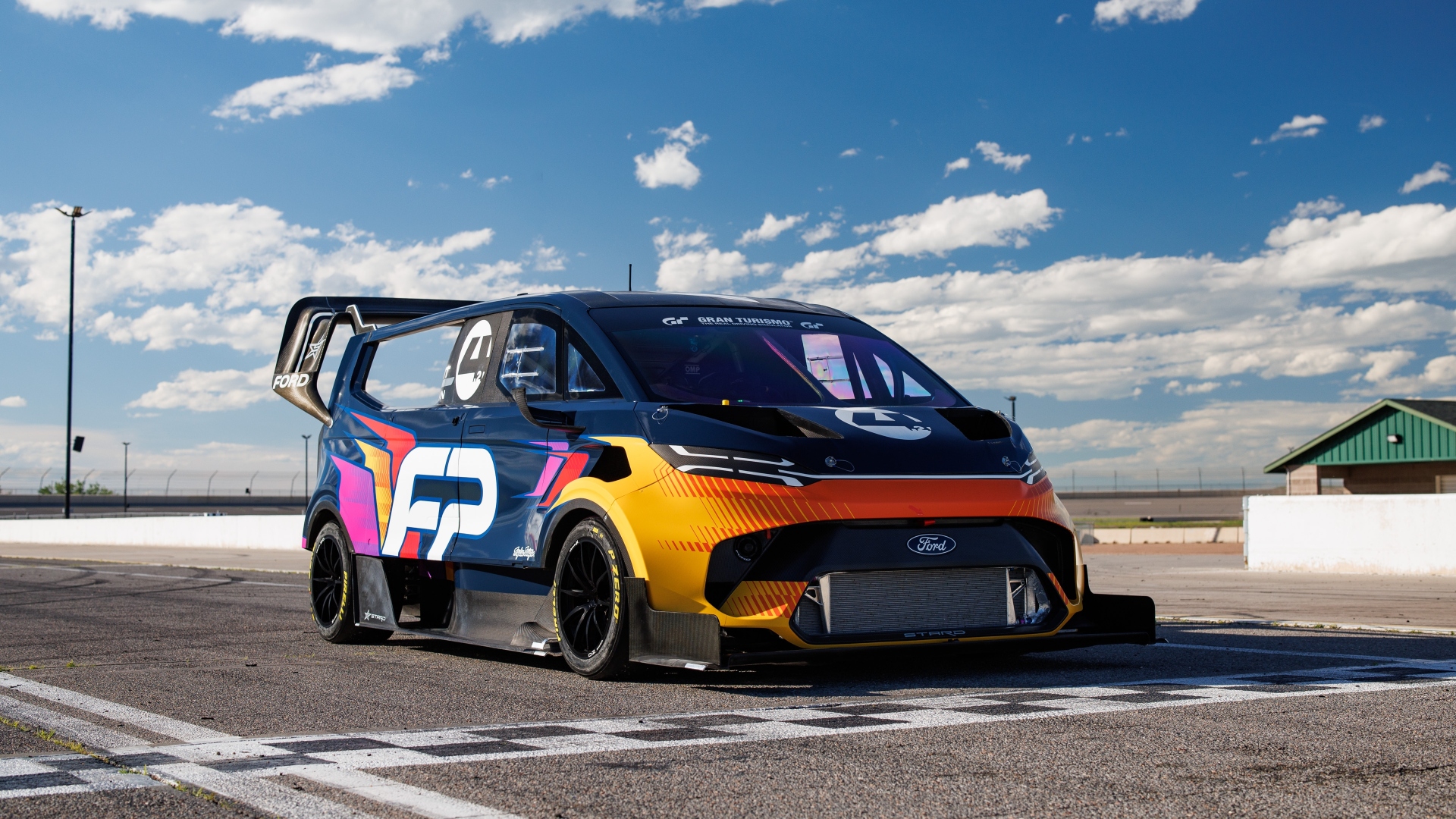 Ford-SuperVan-42-Transit-Pikes-Peak-2023-3