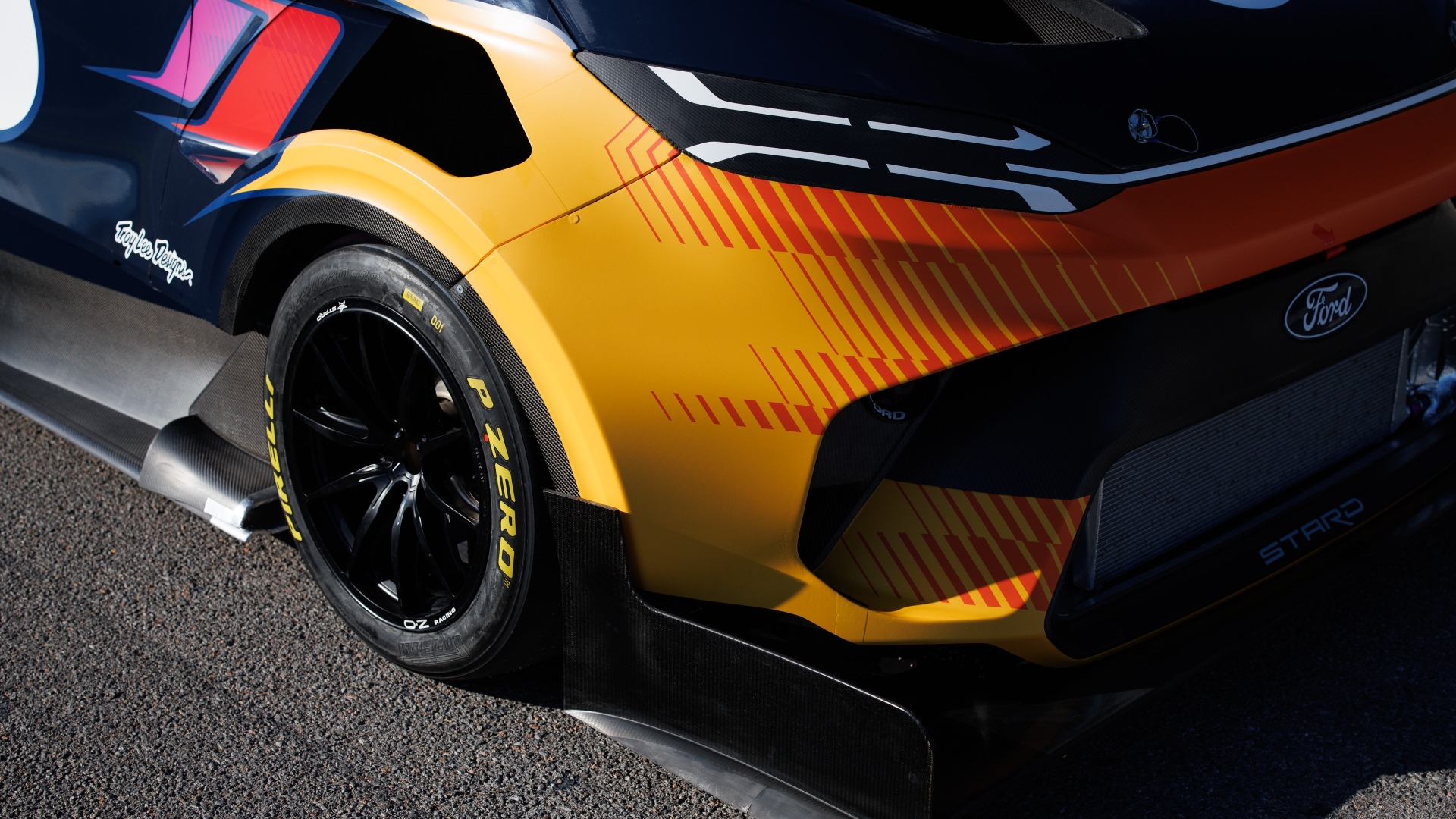 Ford-SuperVan-42-Transit-Pikes-Peak-2023-4