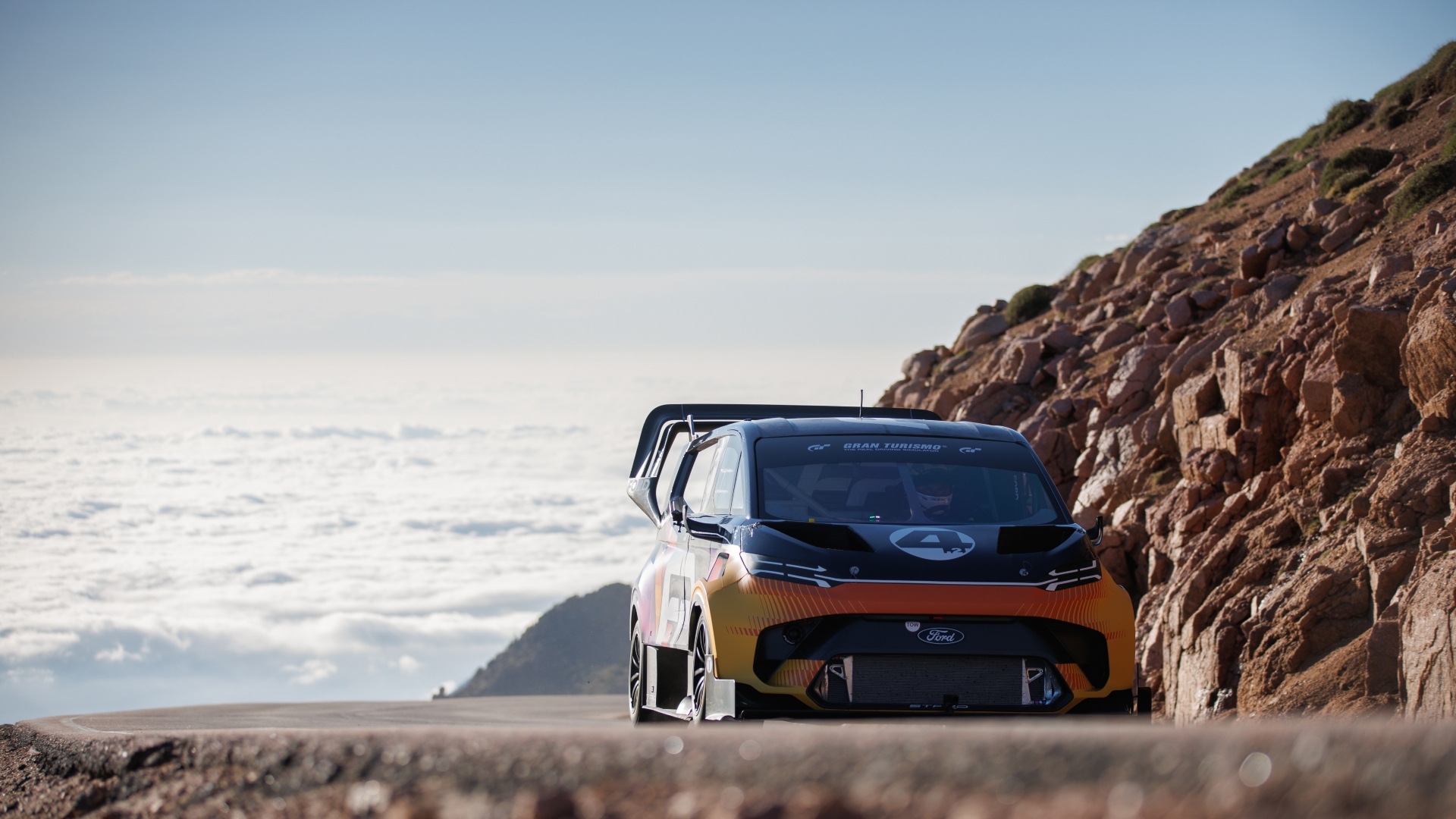 Ford comanda alla Pikes Peak… con un furgone