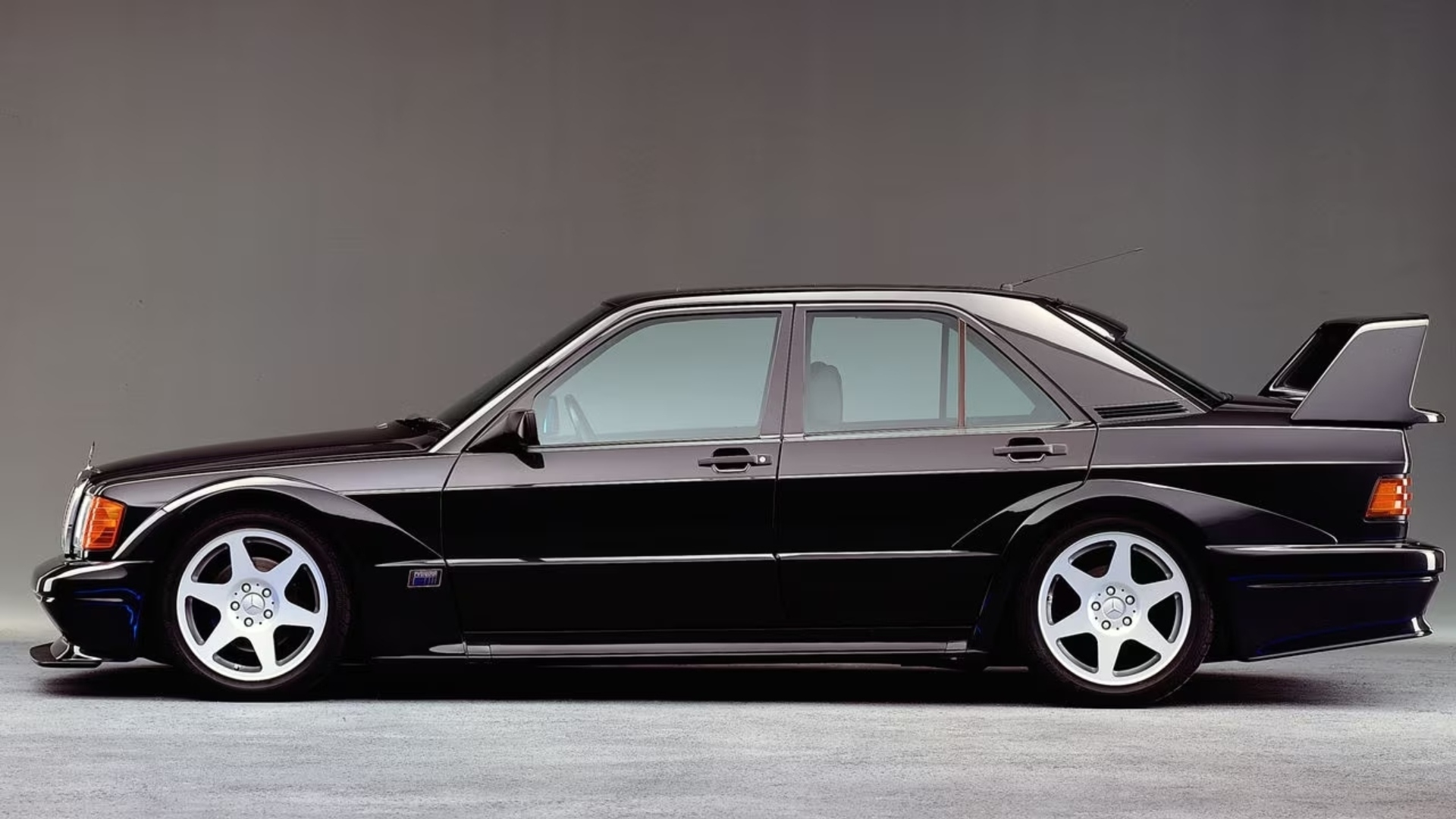 HWA-Mercedes-190E-25-Evo-II-9
