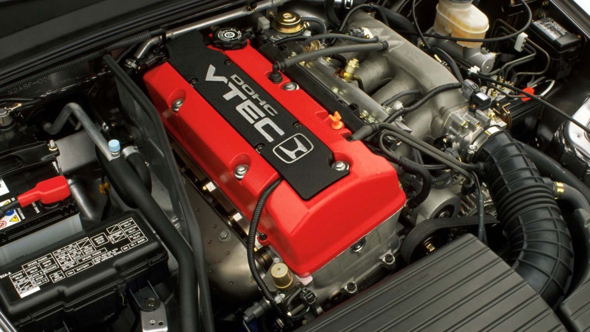 2000 Honda S2000 Roadster engine.