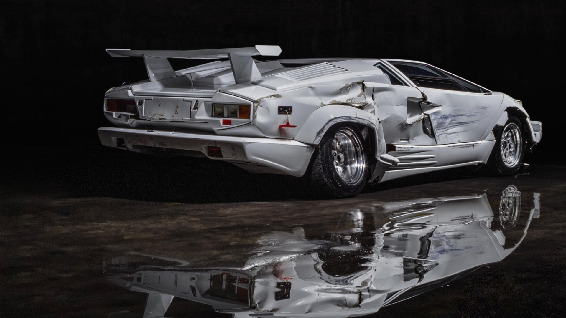 Lamborghini-Countach-The-Wolf-of-Wall-Street-12