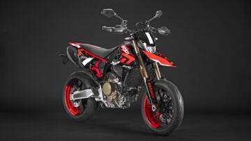 MY24_HYPERMOTARD_698_MONO_01_UC575817_Mid