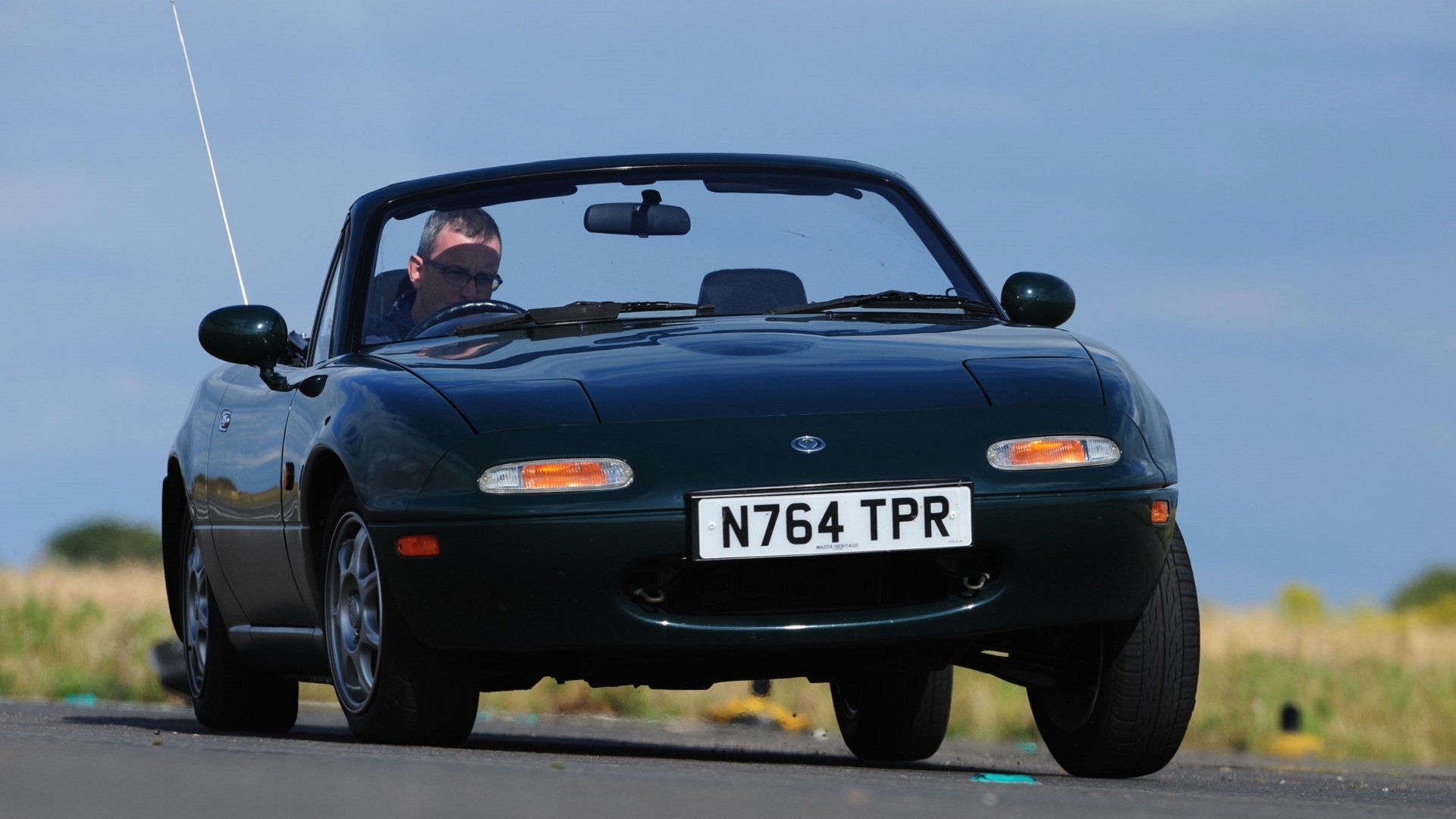 Mazda-MX-5-NA-1