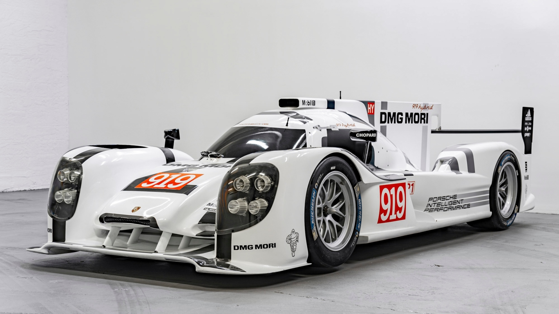 Porsche-919-Hybrid-Showcar-2