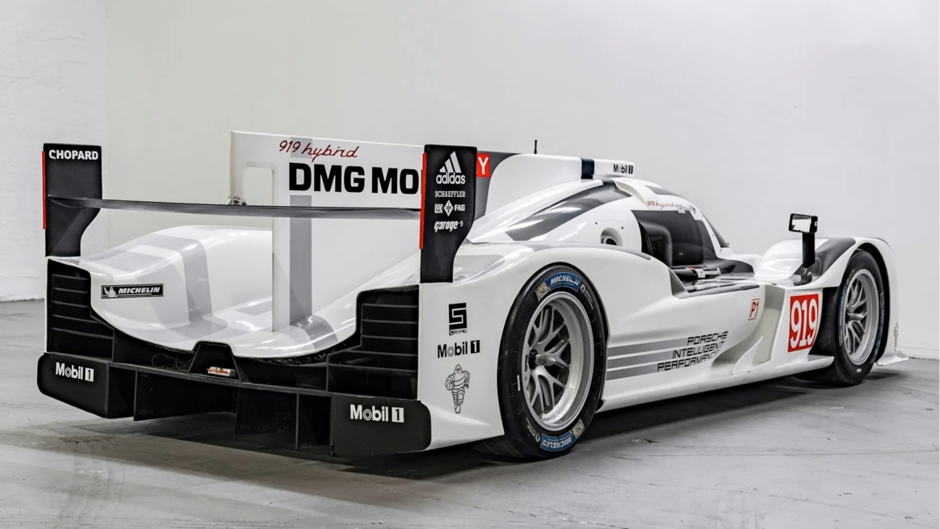 Porsche-919-Hybrid-Showcar-5 (1)
