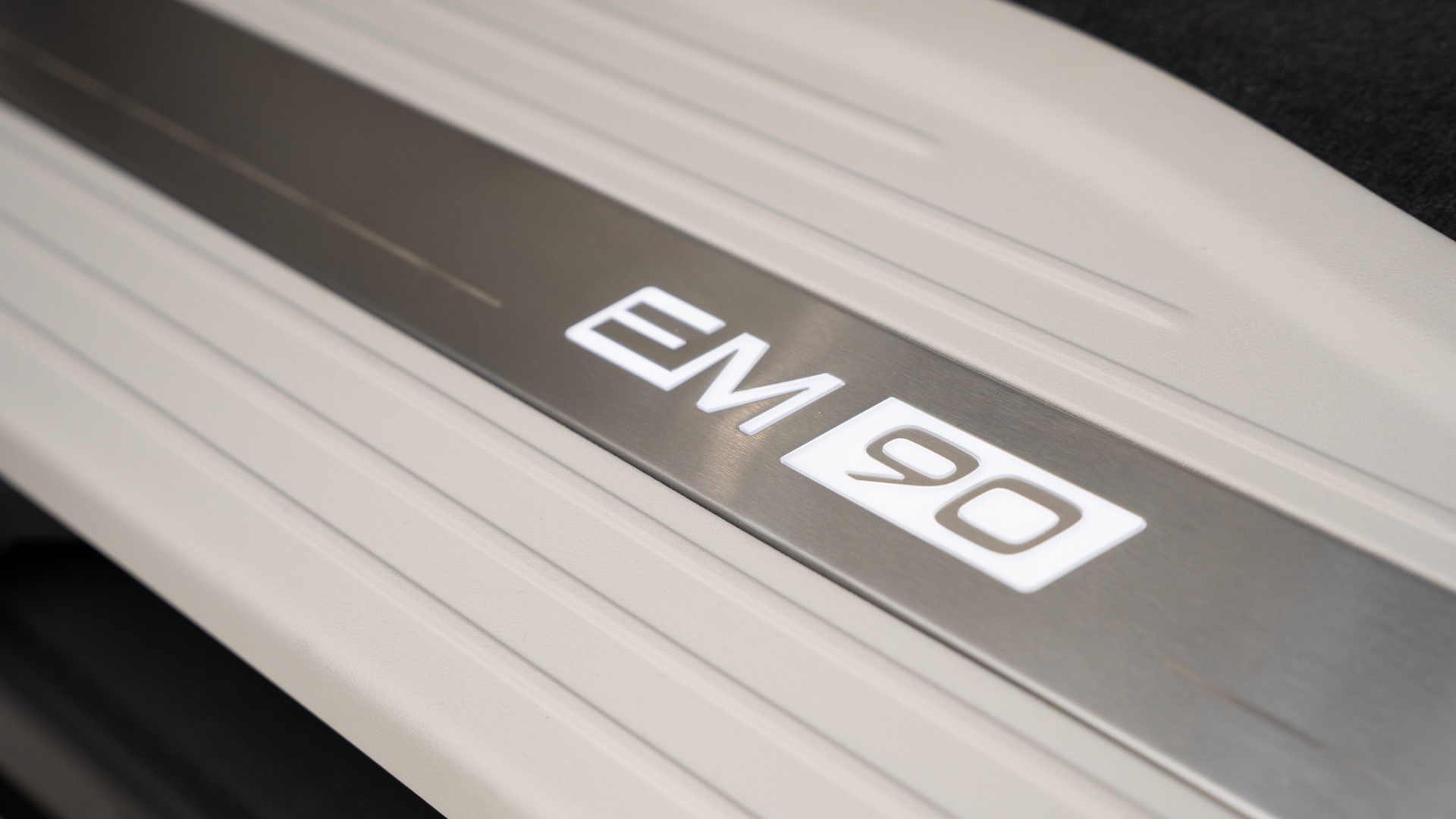 Volvo EM90 Studio Stills Volvo EM90 Studio Stills