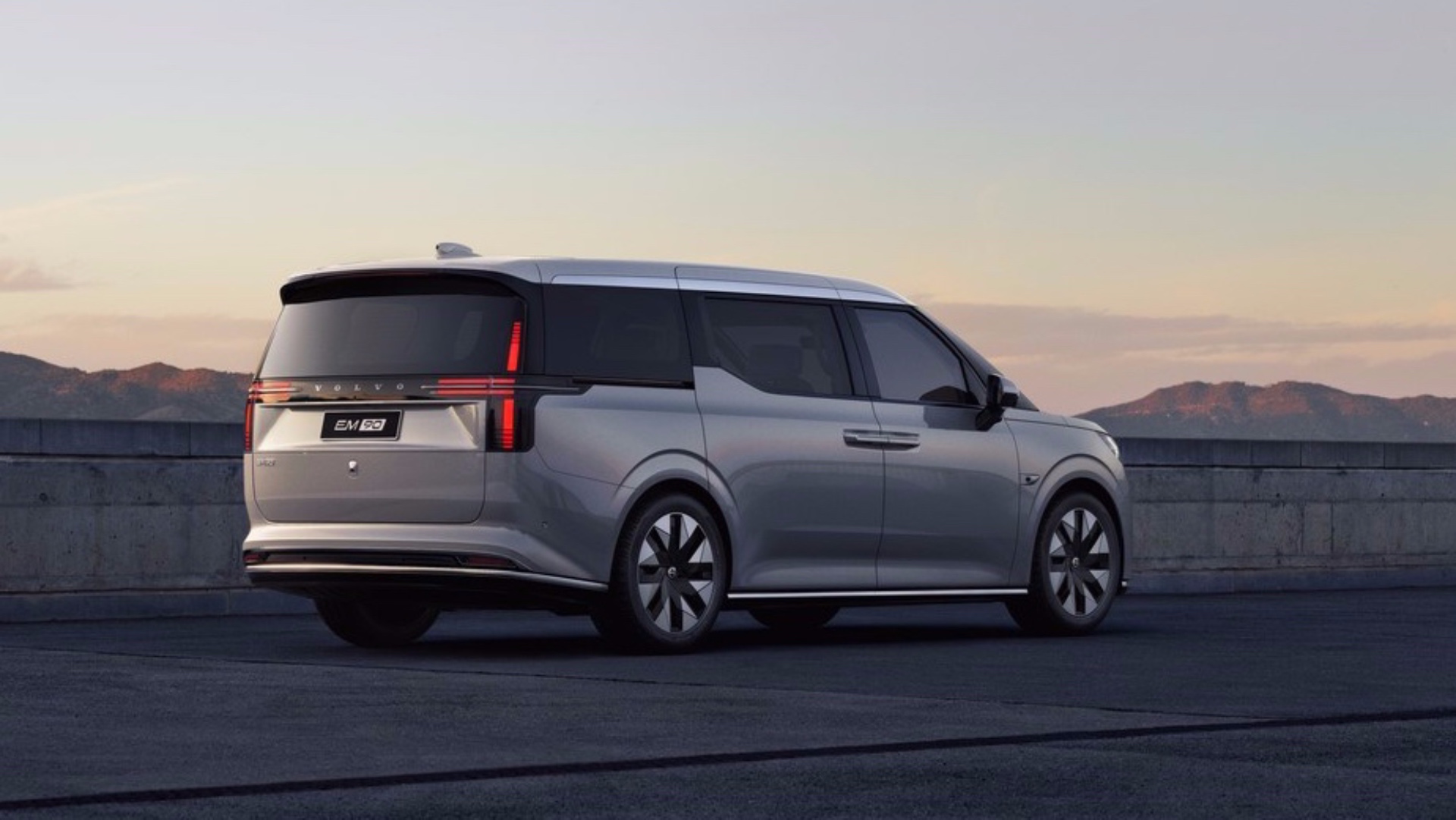 Volvo EM90 Volvo EM90