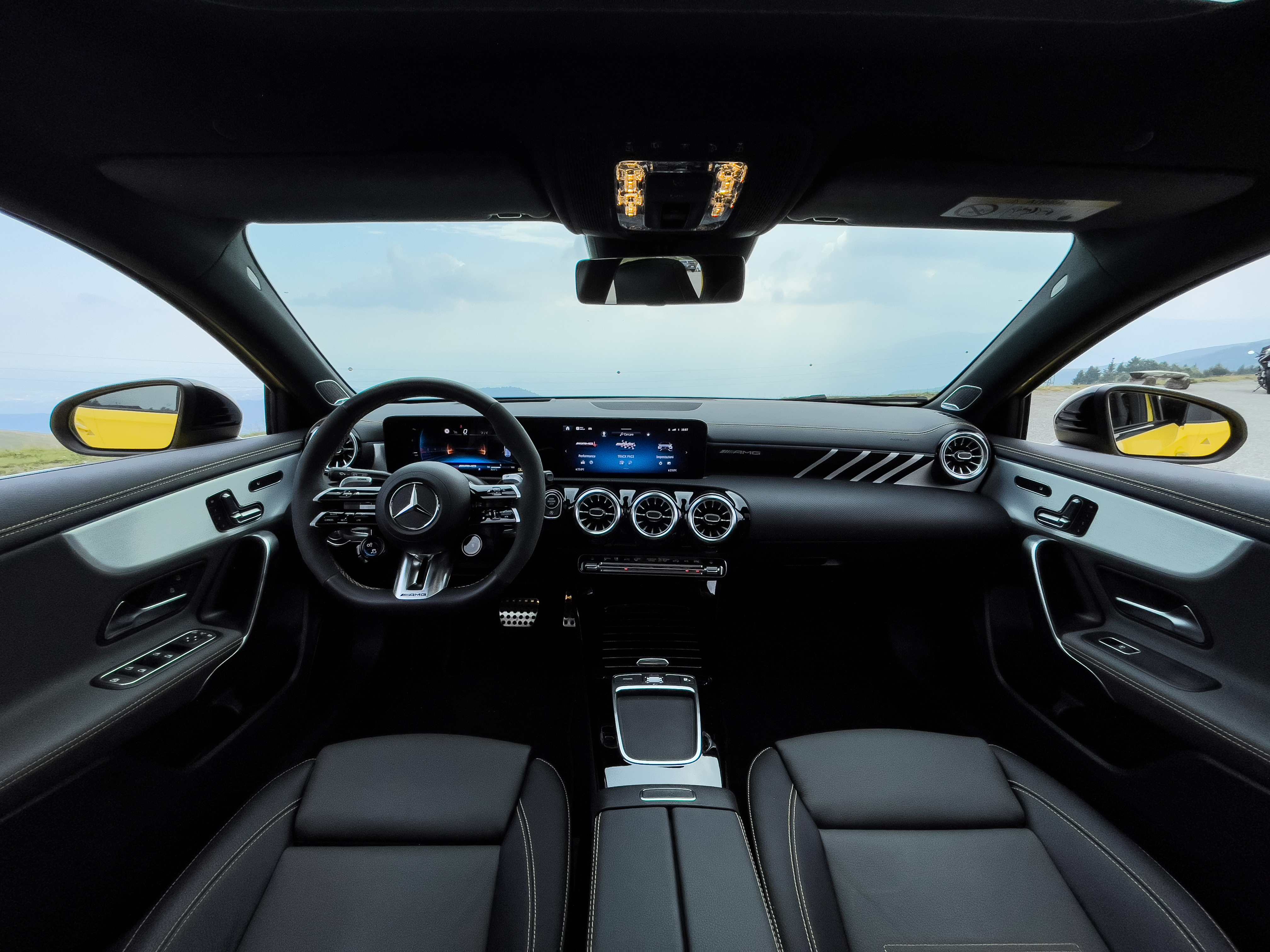 mercedes-amg-a-45-s-2023-restyling-prova-su-strada-test-7