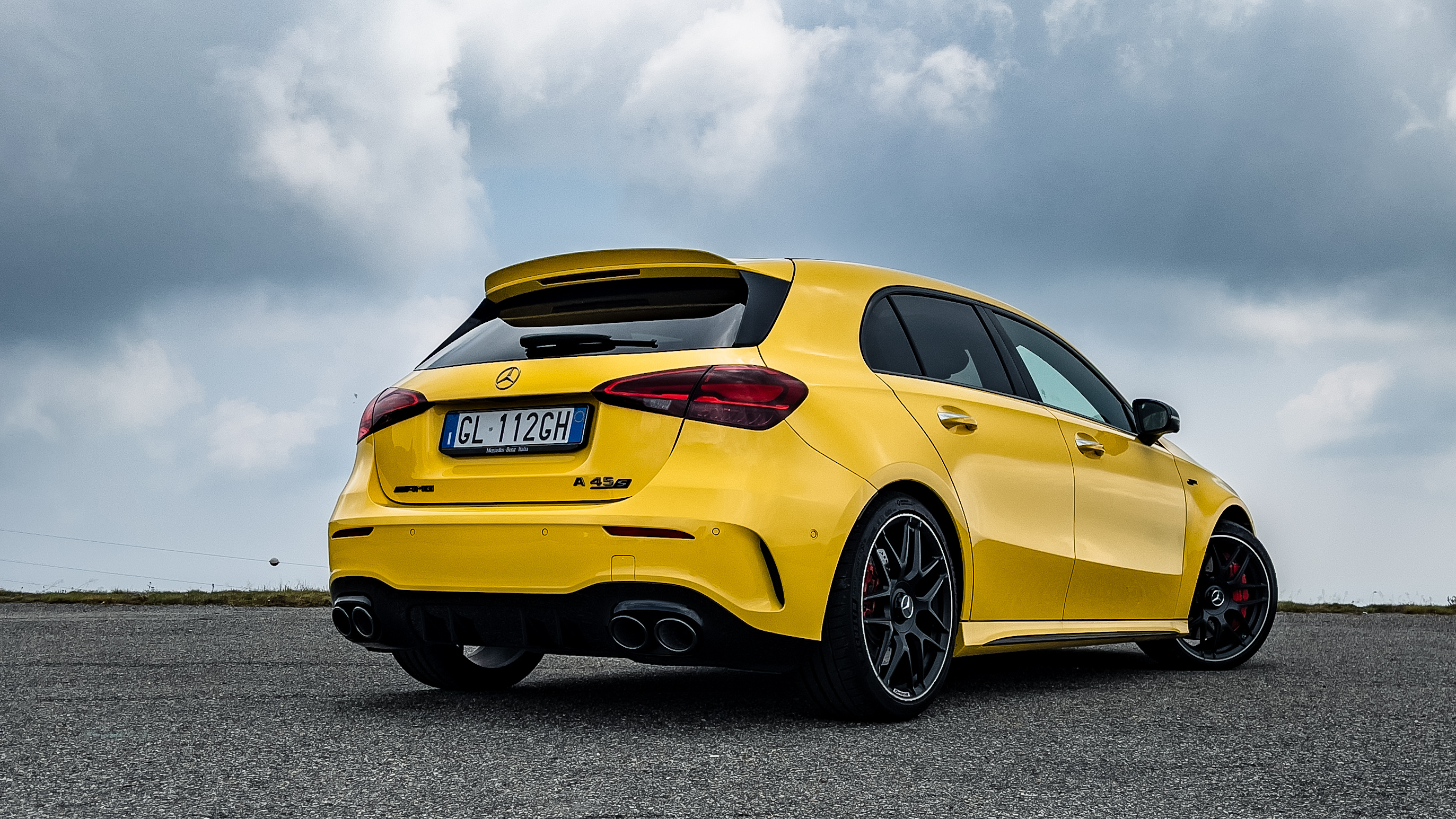 mercedes-amg-a-45-s-2023-restyling-prova-su-strada-test-8