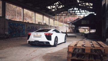 2011-Lexus-LFA1384835_