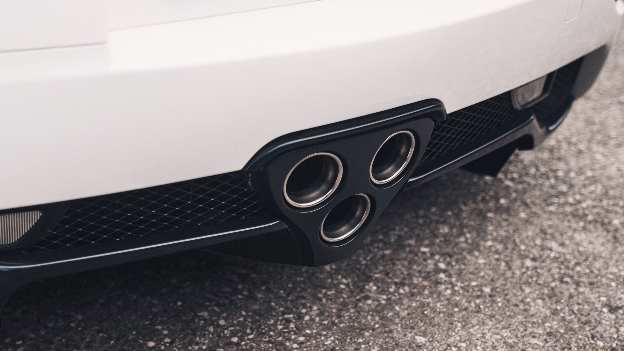 2011-Lexus-LFA1384867_