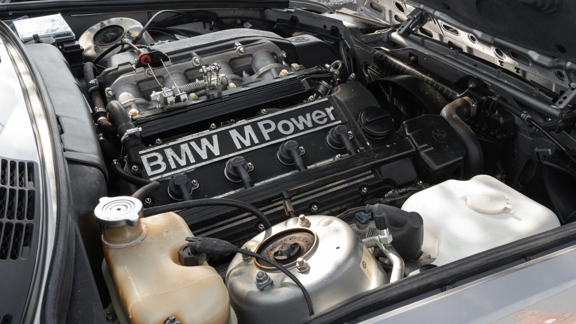 BMW-M3-E30-Alpina-B3-1988-bring-a-trailer-asta-2023-14 BMW-M3-E30-Alpina-B3-1988-bring-a-trailer-asta-2023-14