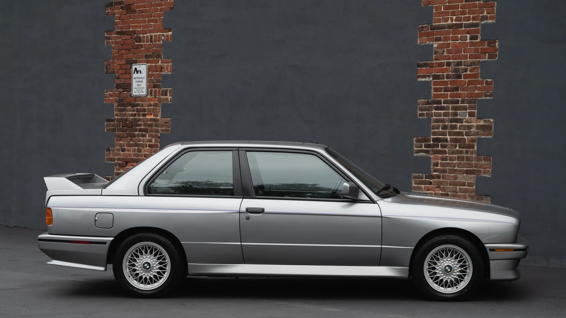 BMW-M3-E30-Alpina-B3-1988-bring-a-trailer-asta-2023-24 BMW-M3-E30-Alpina-B3-1988-bring-a-trailer-asta-2023-24